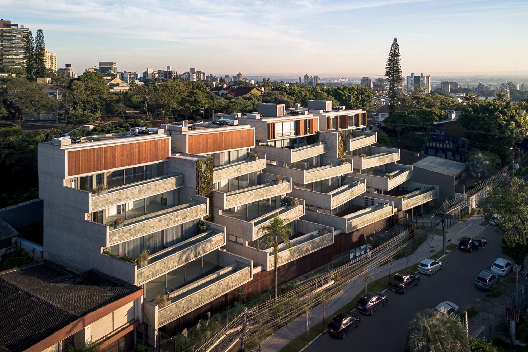 Cap. 1 Three Fig Trees: Suspended Housing Redefining Urban Living in Três Figueiras, Brazil