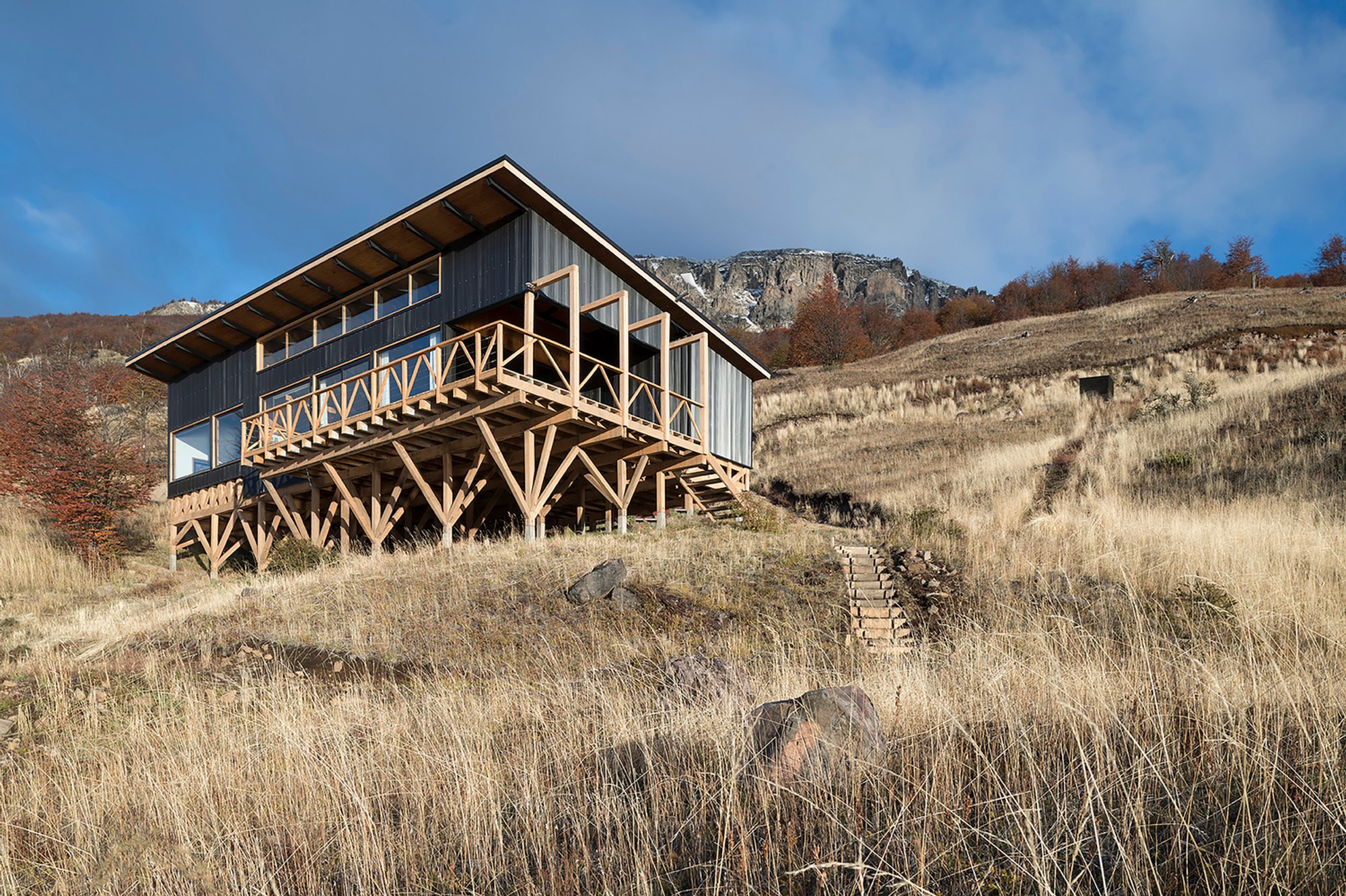 Monreal House in Patagonia: A Sustainable Timber Retreat by SAA Arquitectura + Territorio