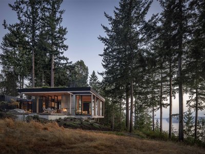 Longbranch Residence: A Forest-Integrated Contemporary Home in Key Center, Washington