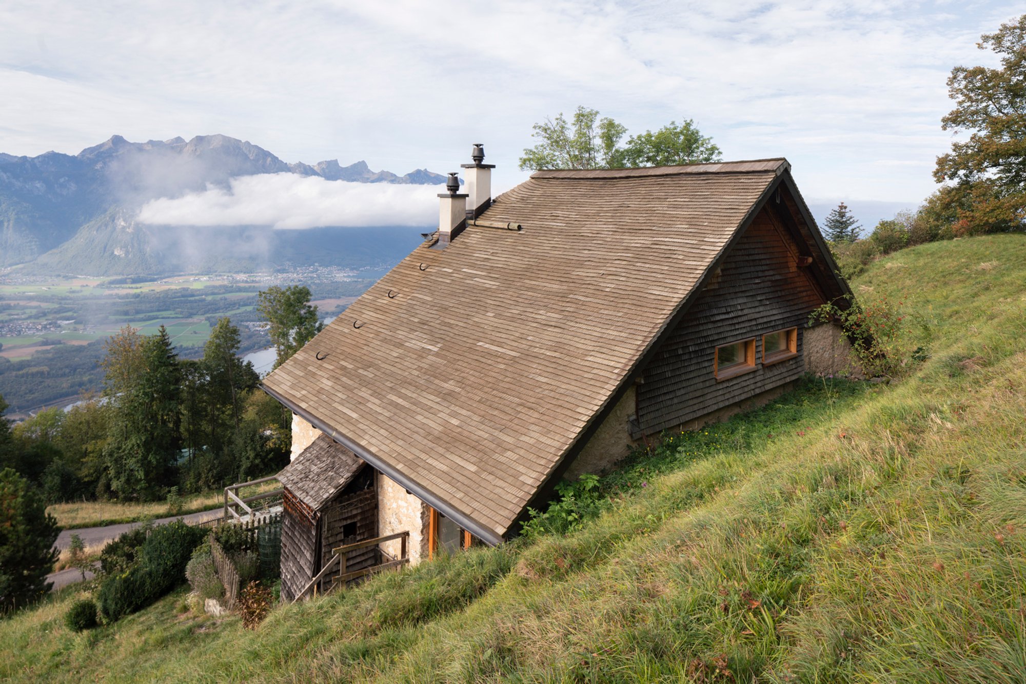 Alpine Chalet CPL by Ralph Germann architectes: Adaptive Reuse in the Swiss Alps