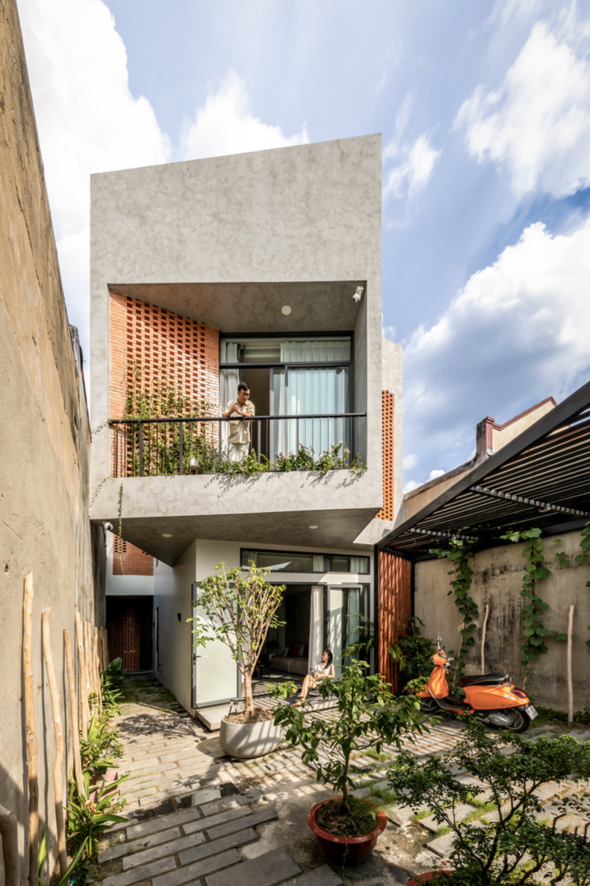 Zig House by Dat Thu Design and Construction: A Zigzag Form Shaping Climate, Privacy, and Family Life in Vietnam