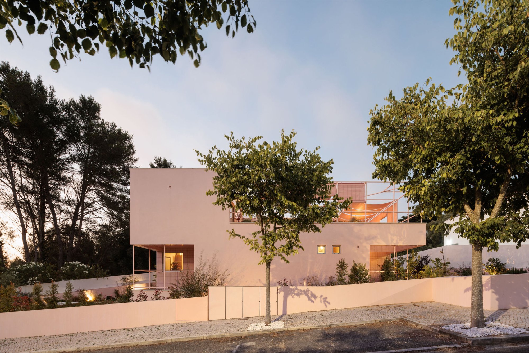 House in Galamares By atelier RUA – Modern Residential Architecture in Sintra, Portugal