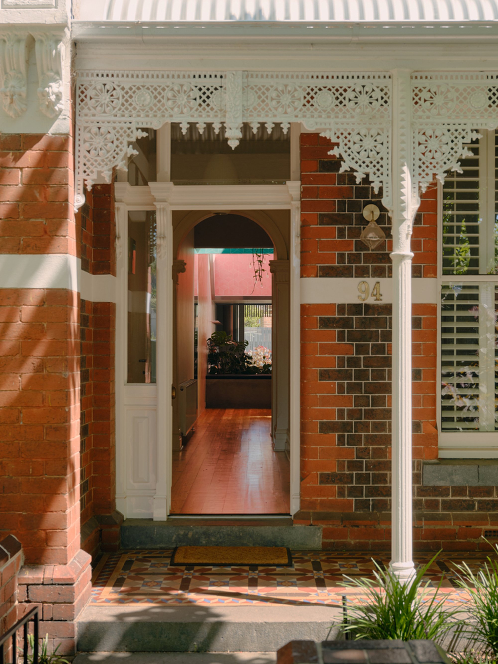 Skygarden House – A Masterpiece of Light, Color, and Spatial Innovation in Albert Park