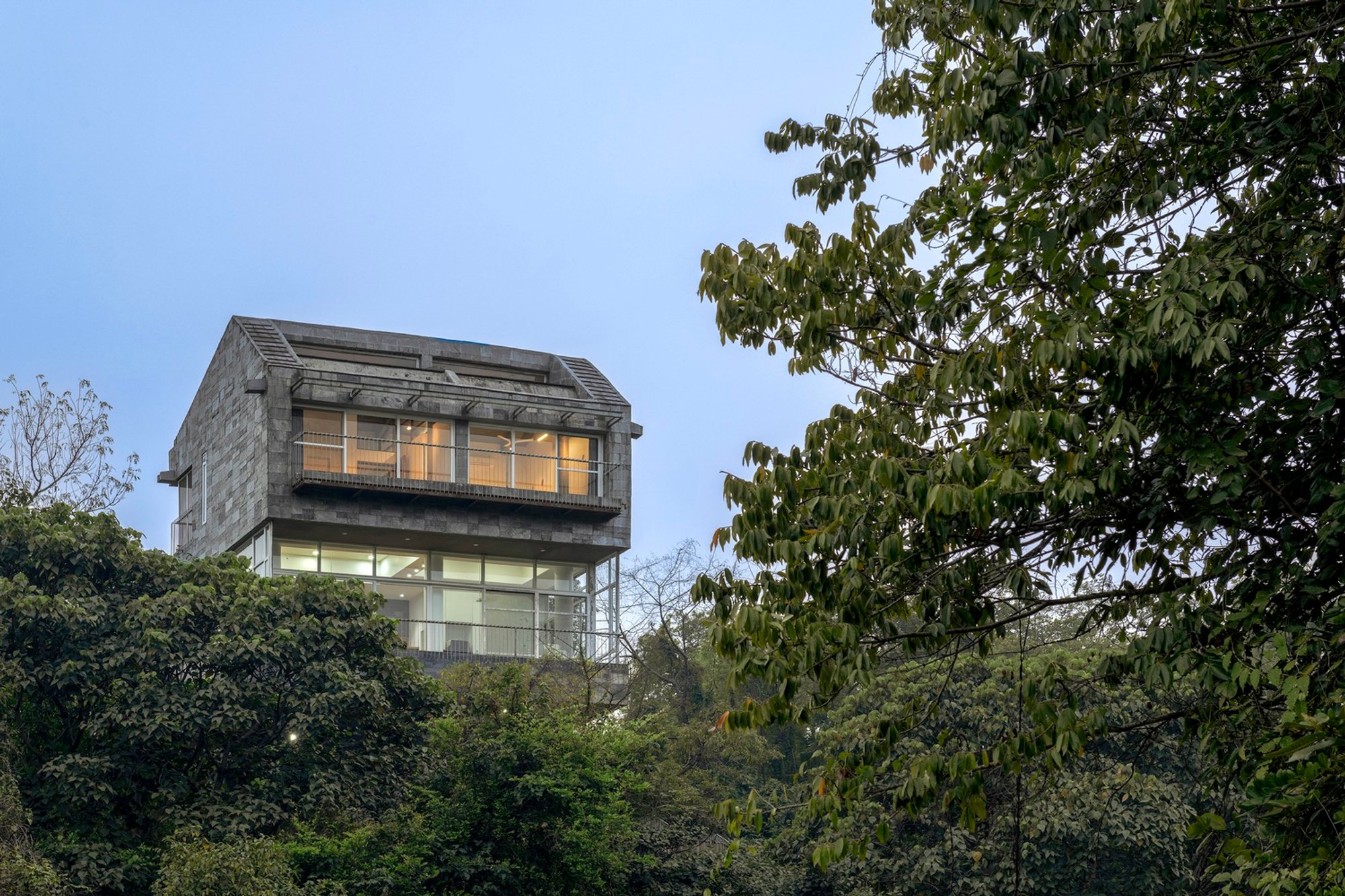 House 300 by KSA Architects: Innovative Slope-Responsive Design in Aamby Valley