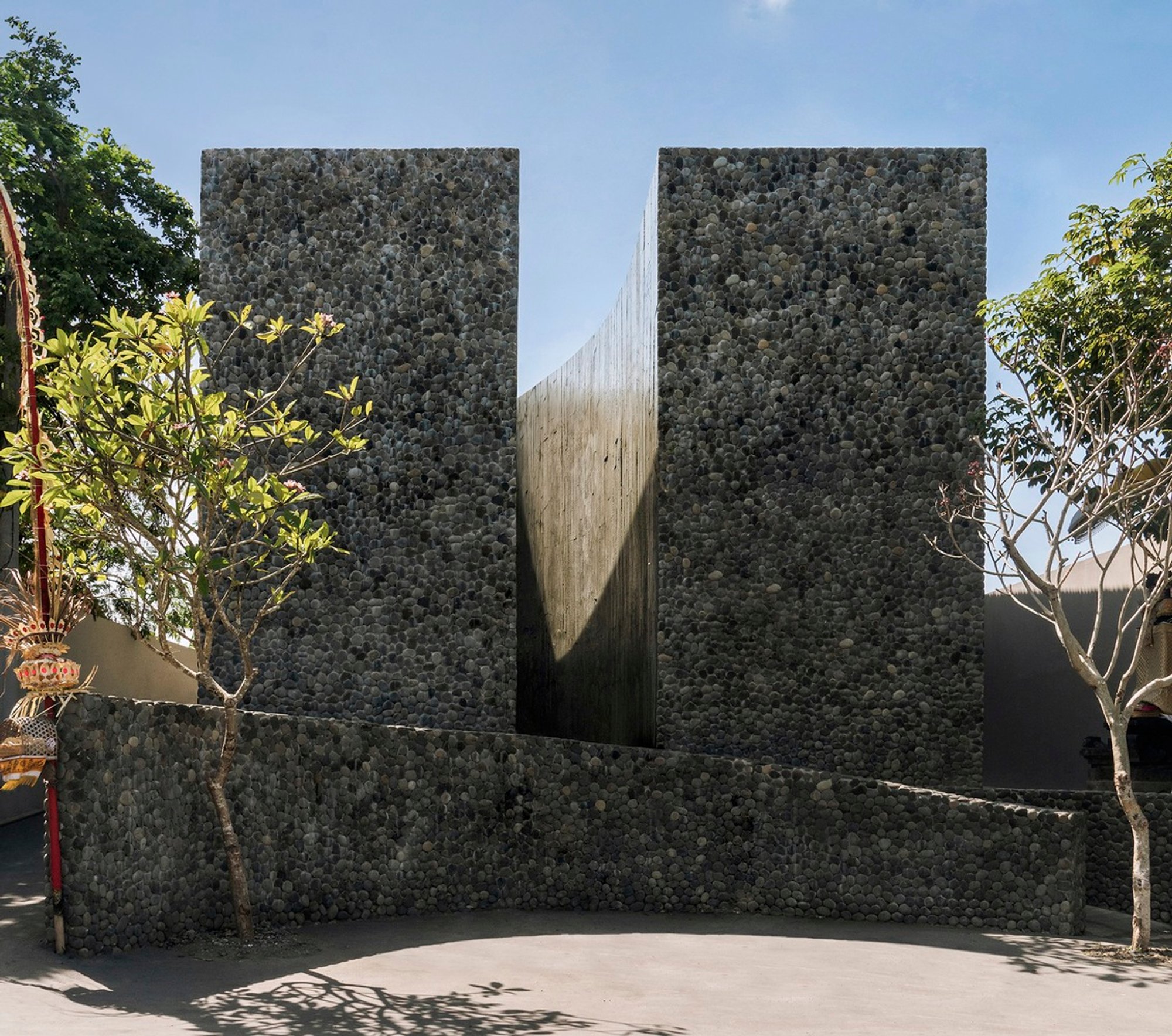 32do Younghee Café and Restaurant by Terasu + FFFAAARRR + stof – A Multisensory Dining Experience in Bali