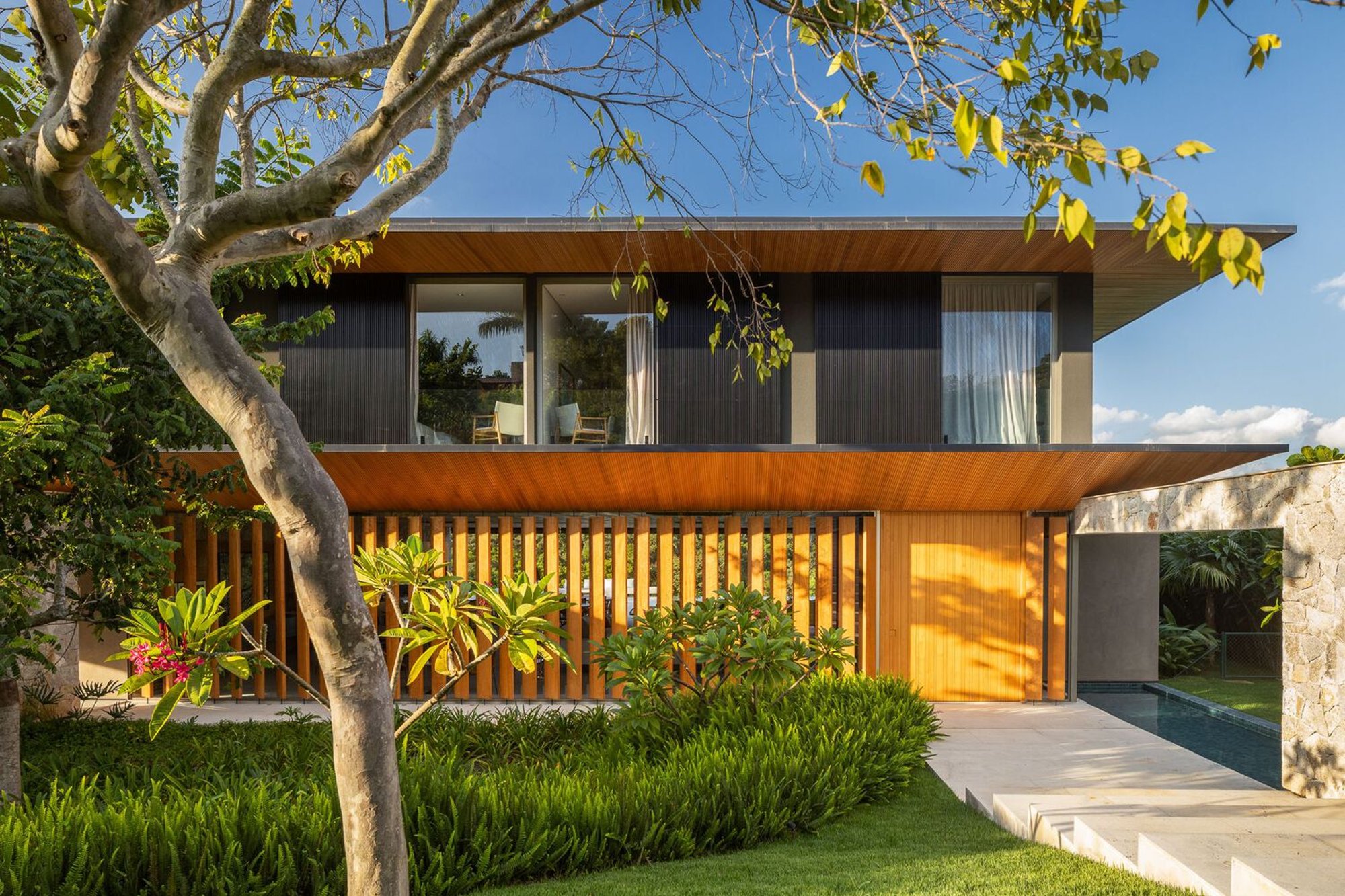 F3 Residence by Belluzzo Martinhão Arquitetos: Contemporary Luxury in São Paulo’s Countryside