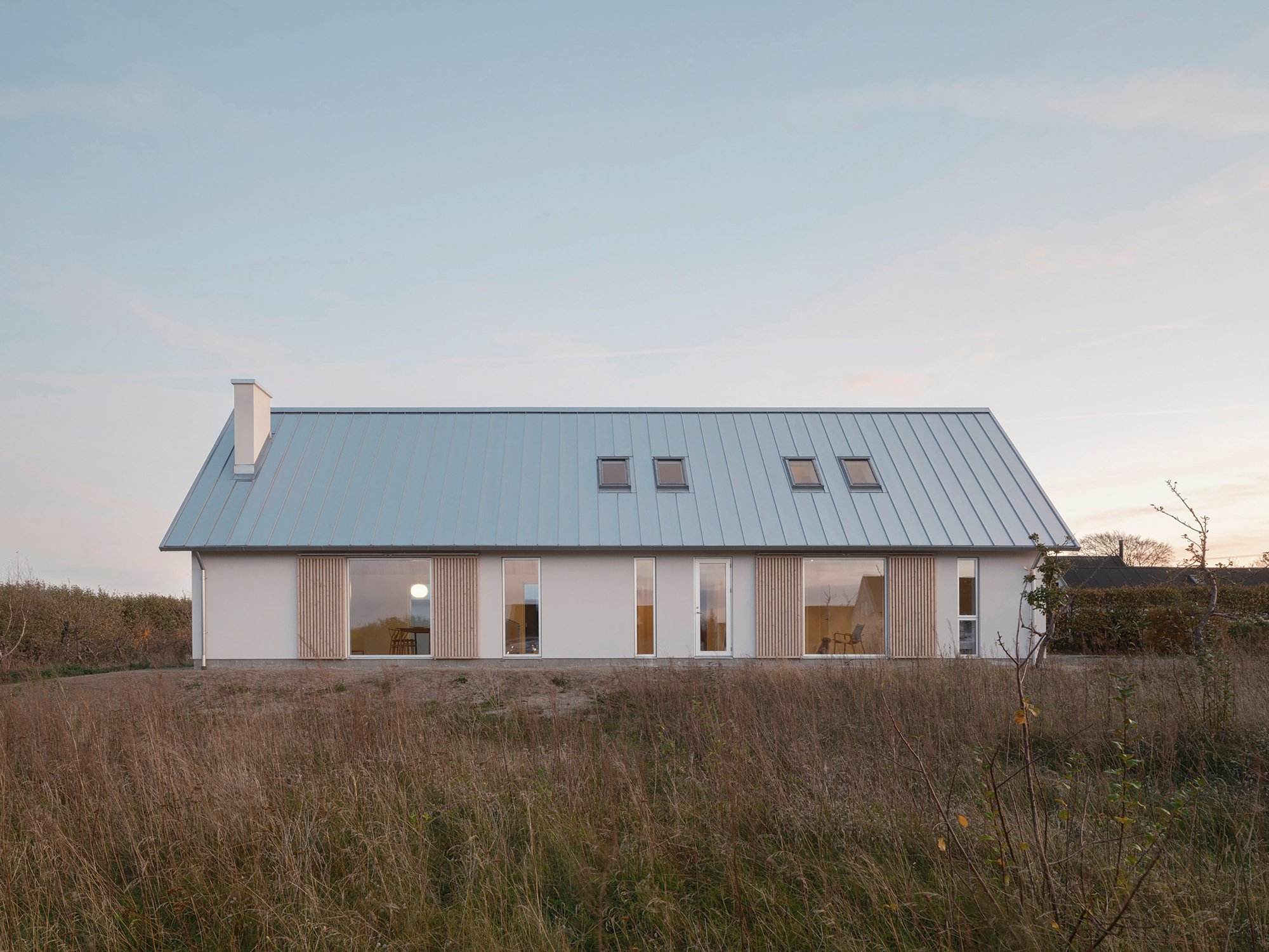 House in Rörum – A Contemporary Barn Reinterpreting Swedish Rural Architecture