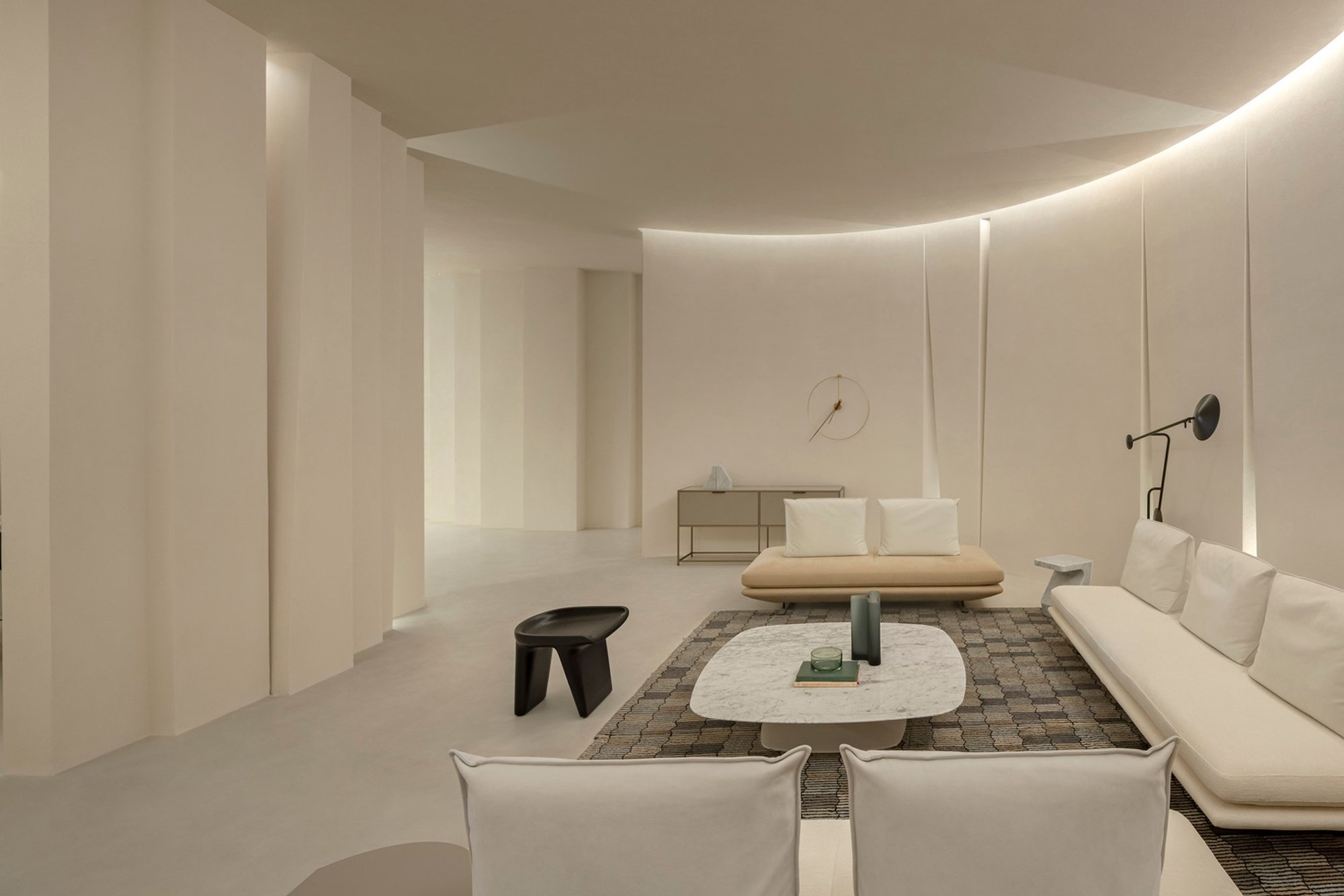 Floating Icebergs: Simple Craft Collection Showroom by HAS Design and Research