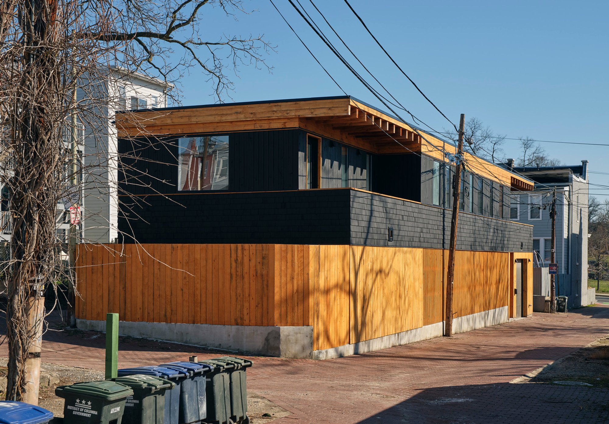 Wide House by BLDUS: A Contemporary Alley House in Washington, D.C.