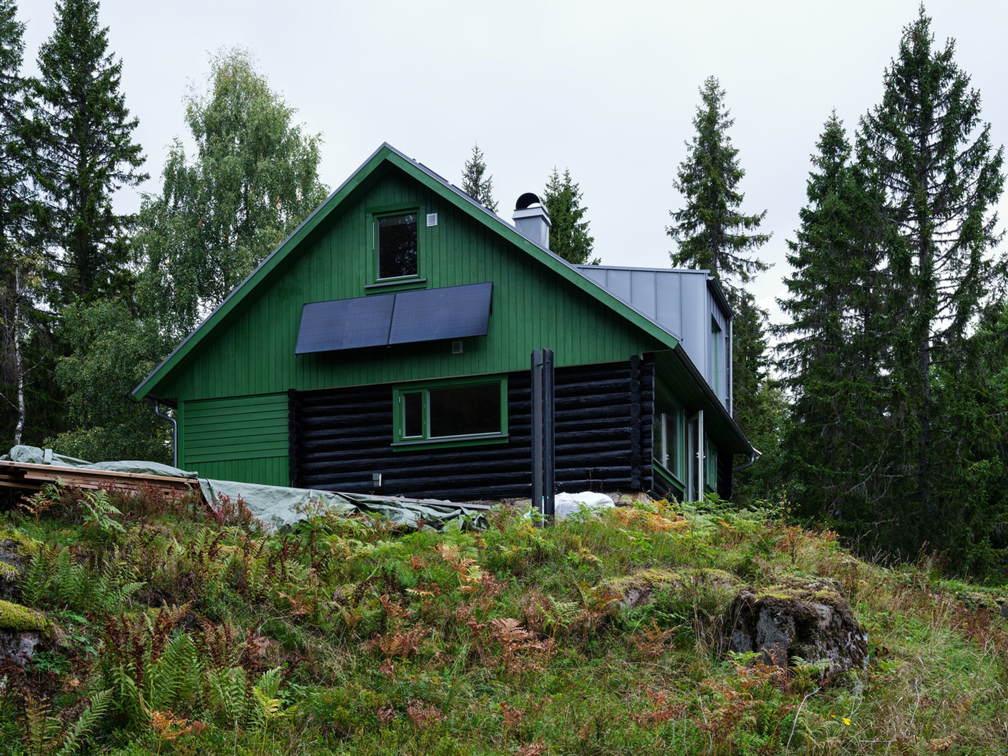 Revitalizing a Classic Norwegian Log Cabin in Nordmarka