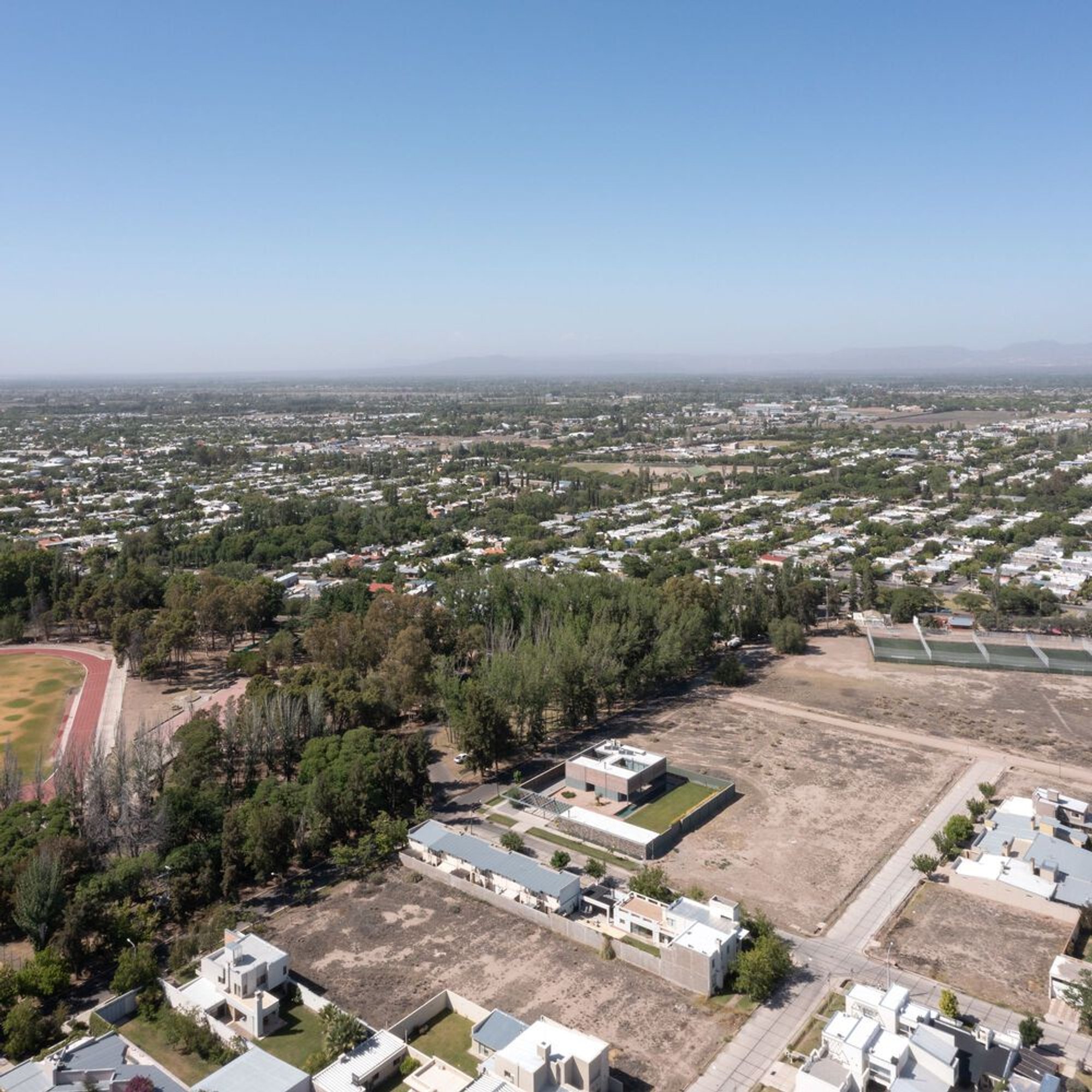 House in Front of the Park – A Modern Residential Masterpiece in San Rafael