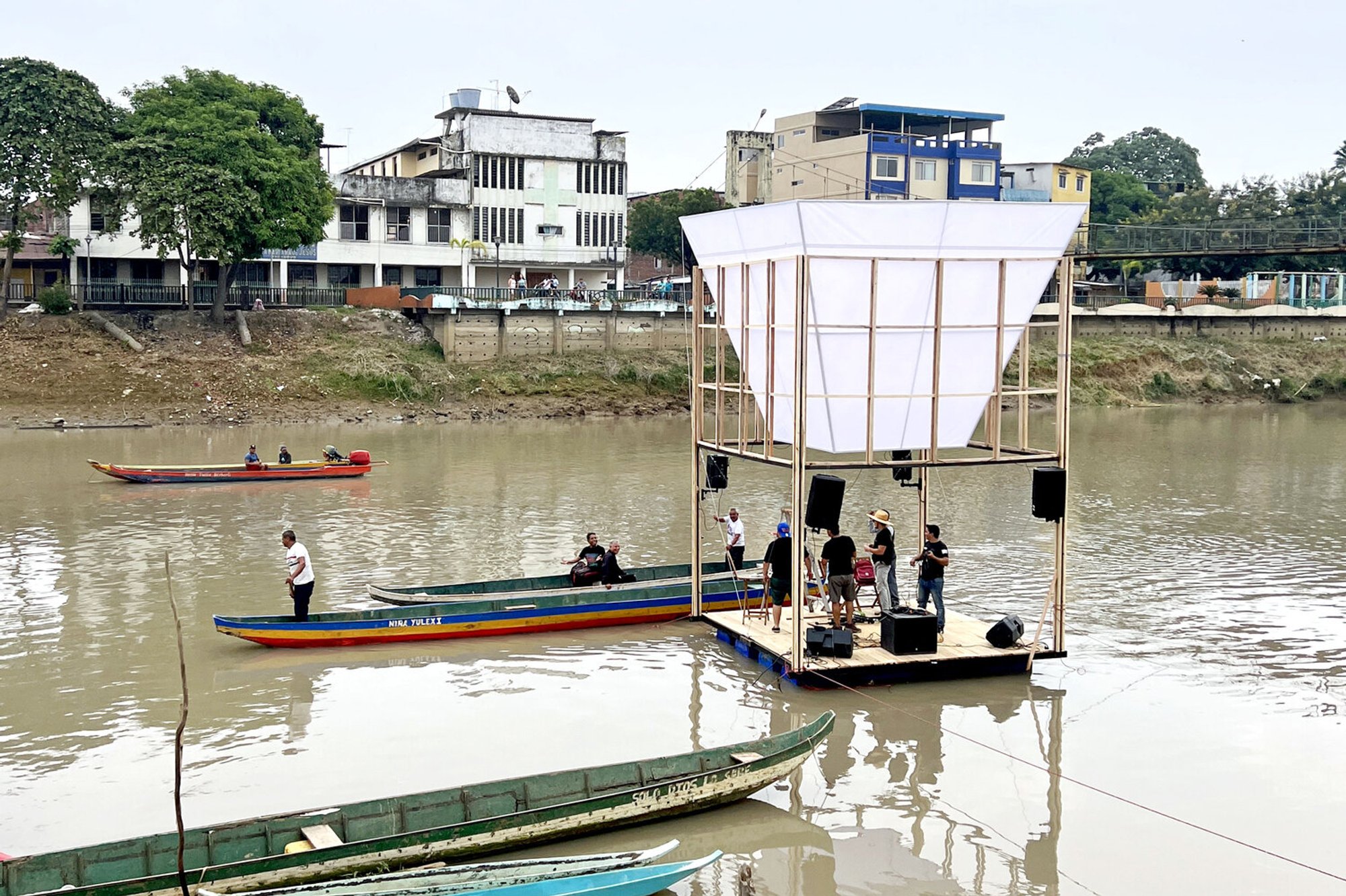 Candelabro: A Floating Cultural Platform Revitalizing Babahoyo’s River Heritage