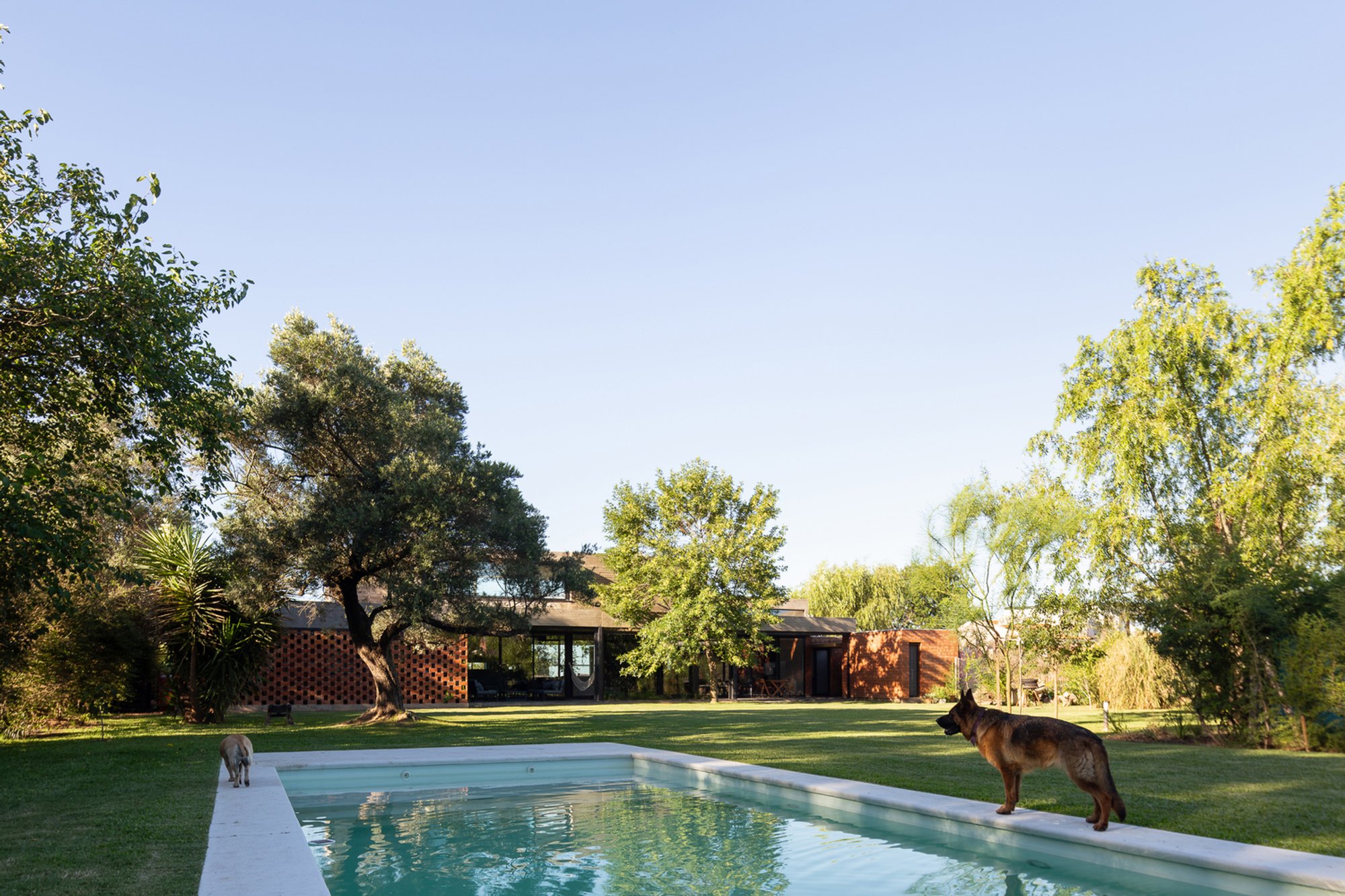 House of 7 Courtyards: Sustainable Living in Harmony with Nature by Arquitectura Spinetta