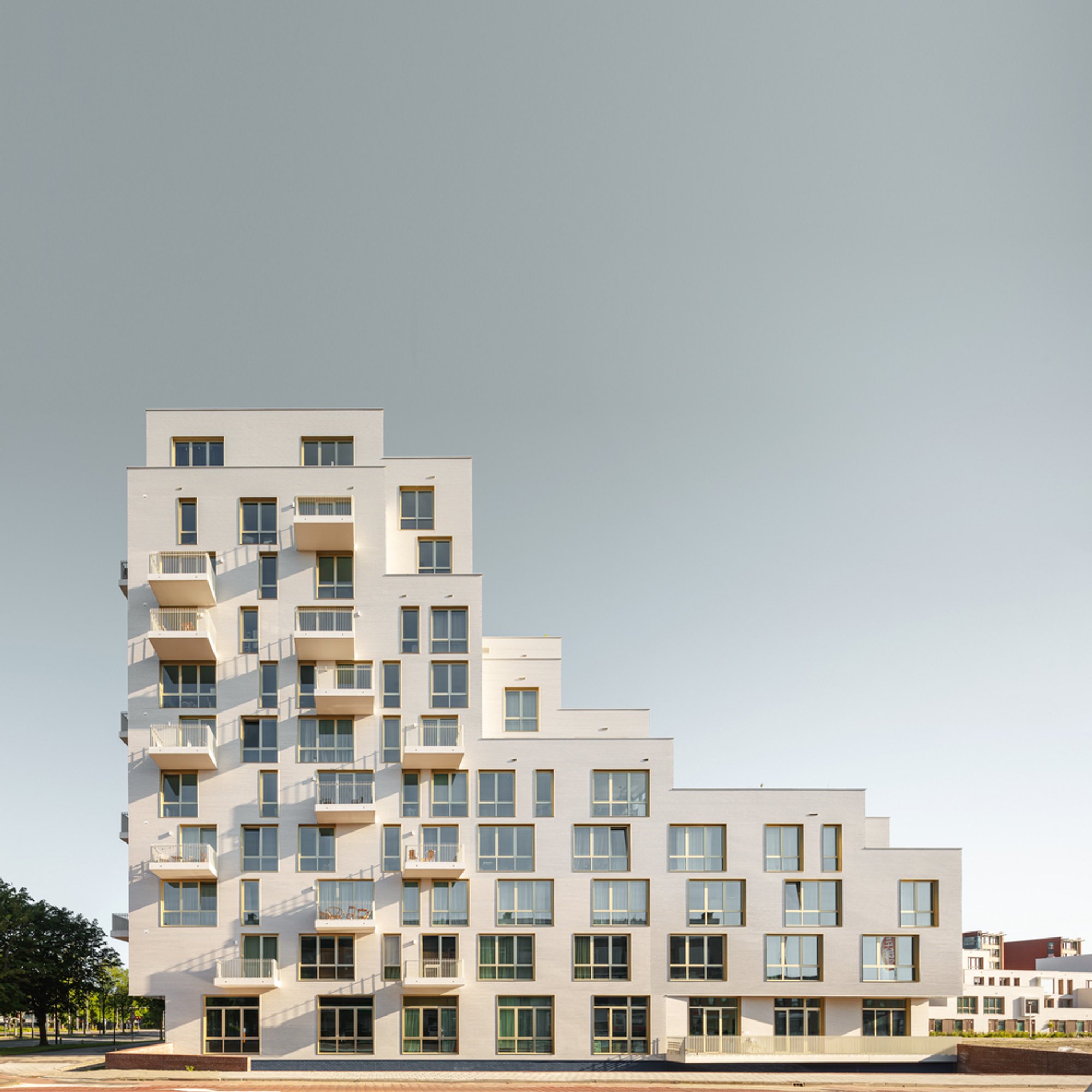 Porseleinen Hof Building: Sculptural Mixed-Use Living in Delft