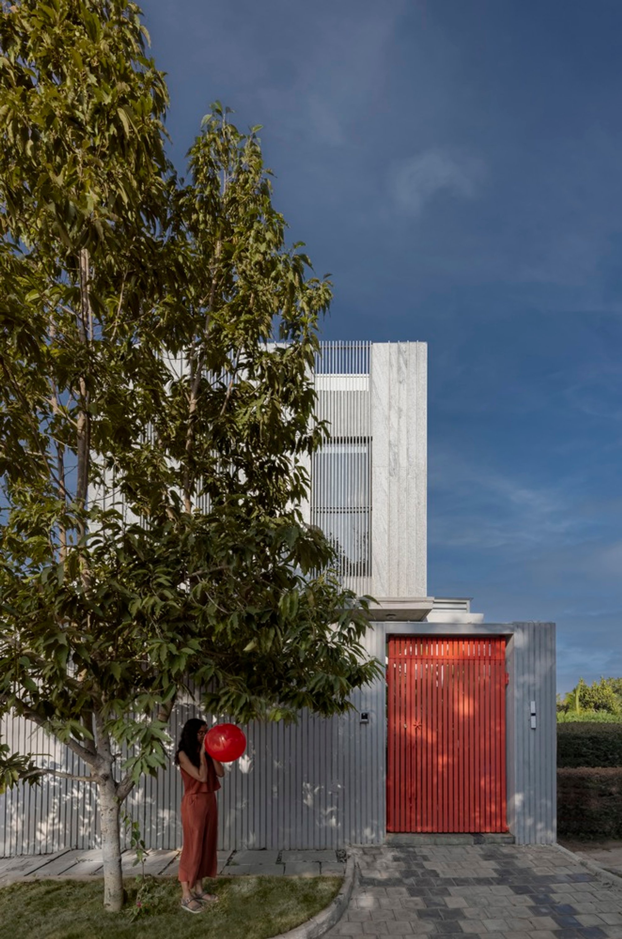 Maya House – Harmonious Living with Pets by Kamat & Rozario Architecture