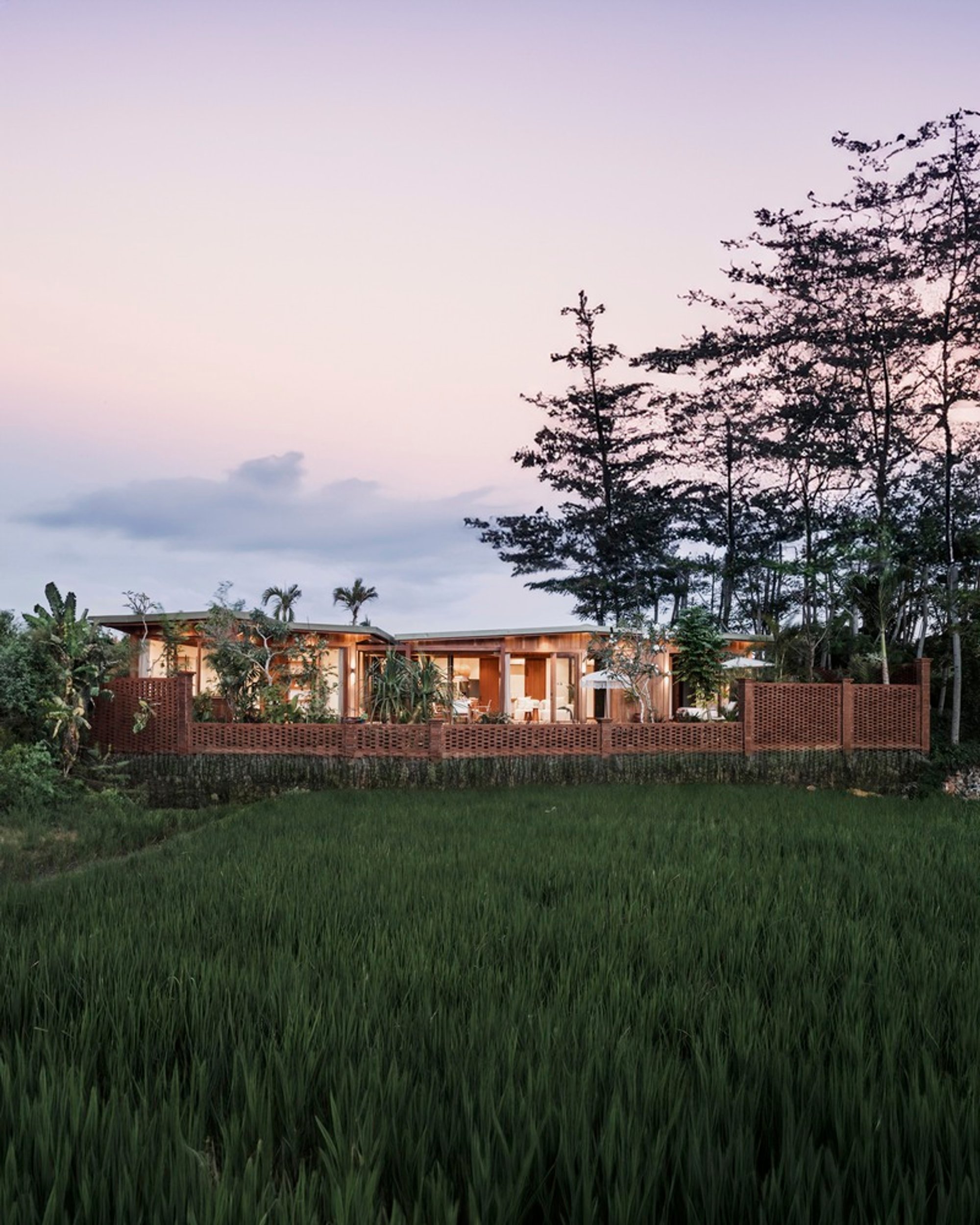 Villa Sawah: Sustainable Luxury Living in Canggu by Stilt Studios