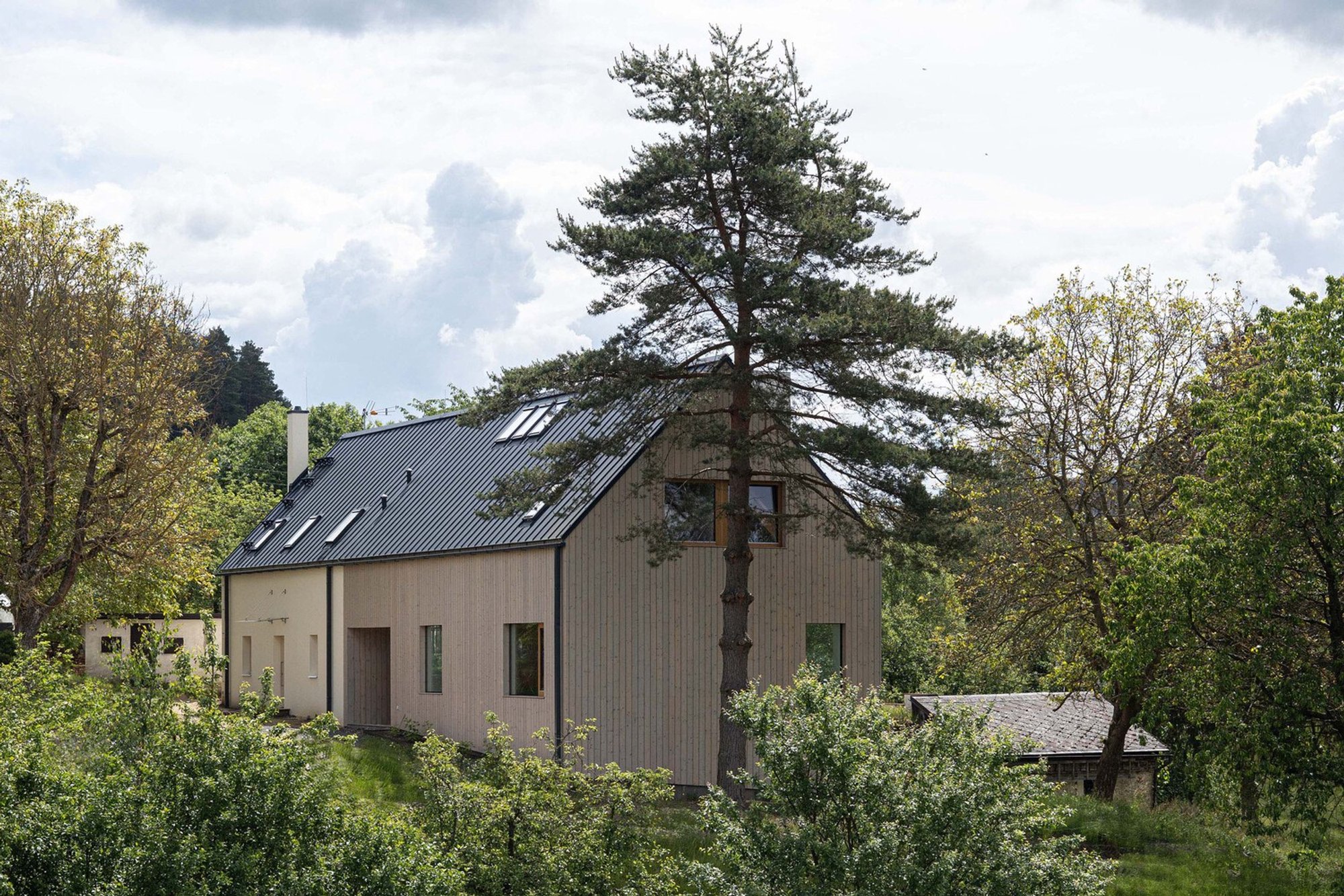 Family House Dehtáry by Šťastný Pavel Architekt and SP-AM