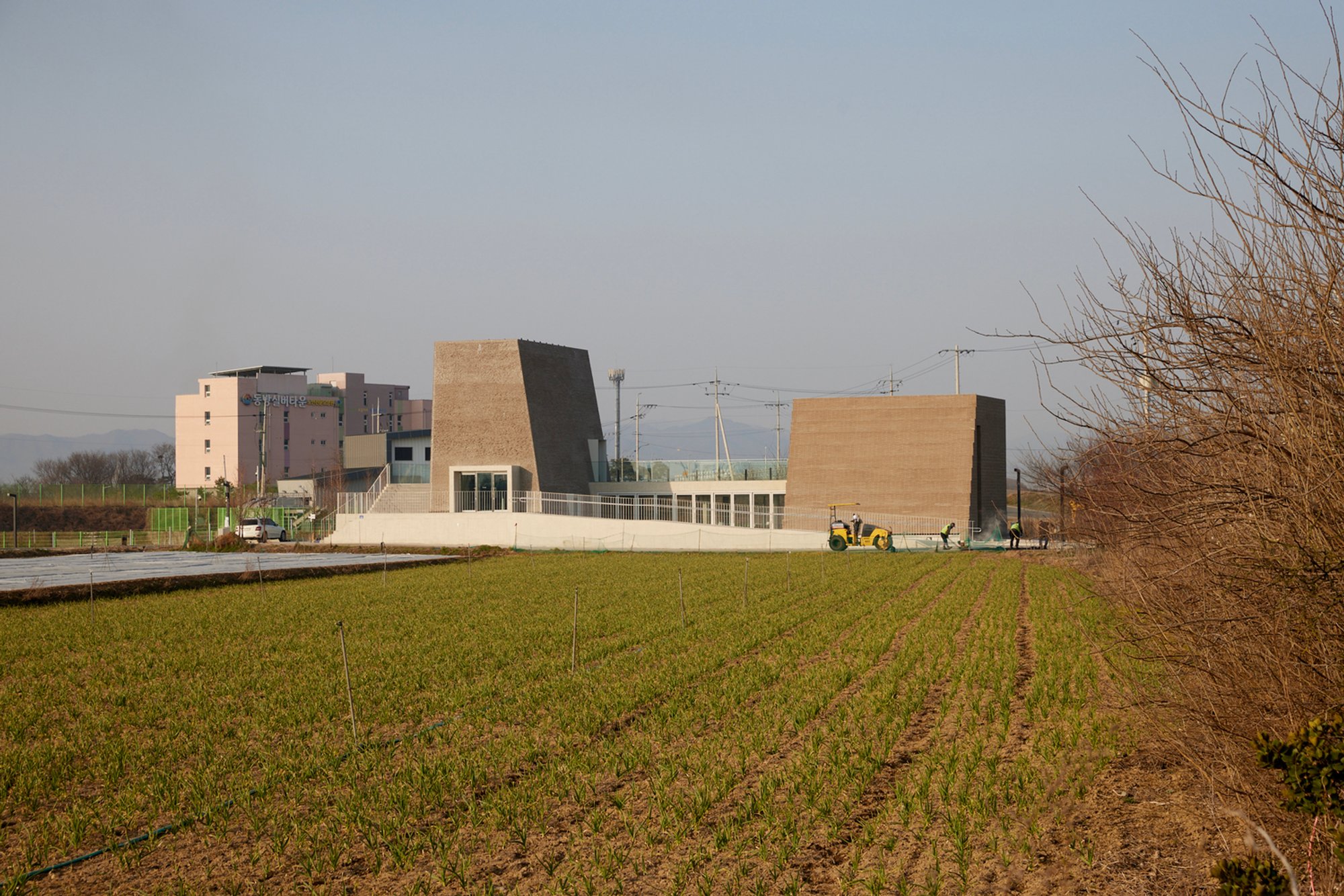 INFILM Office and Commercial Building by ATMOROUND: Experiencing a Day Like a Movie