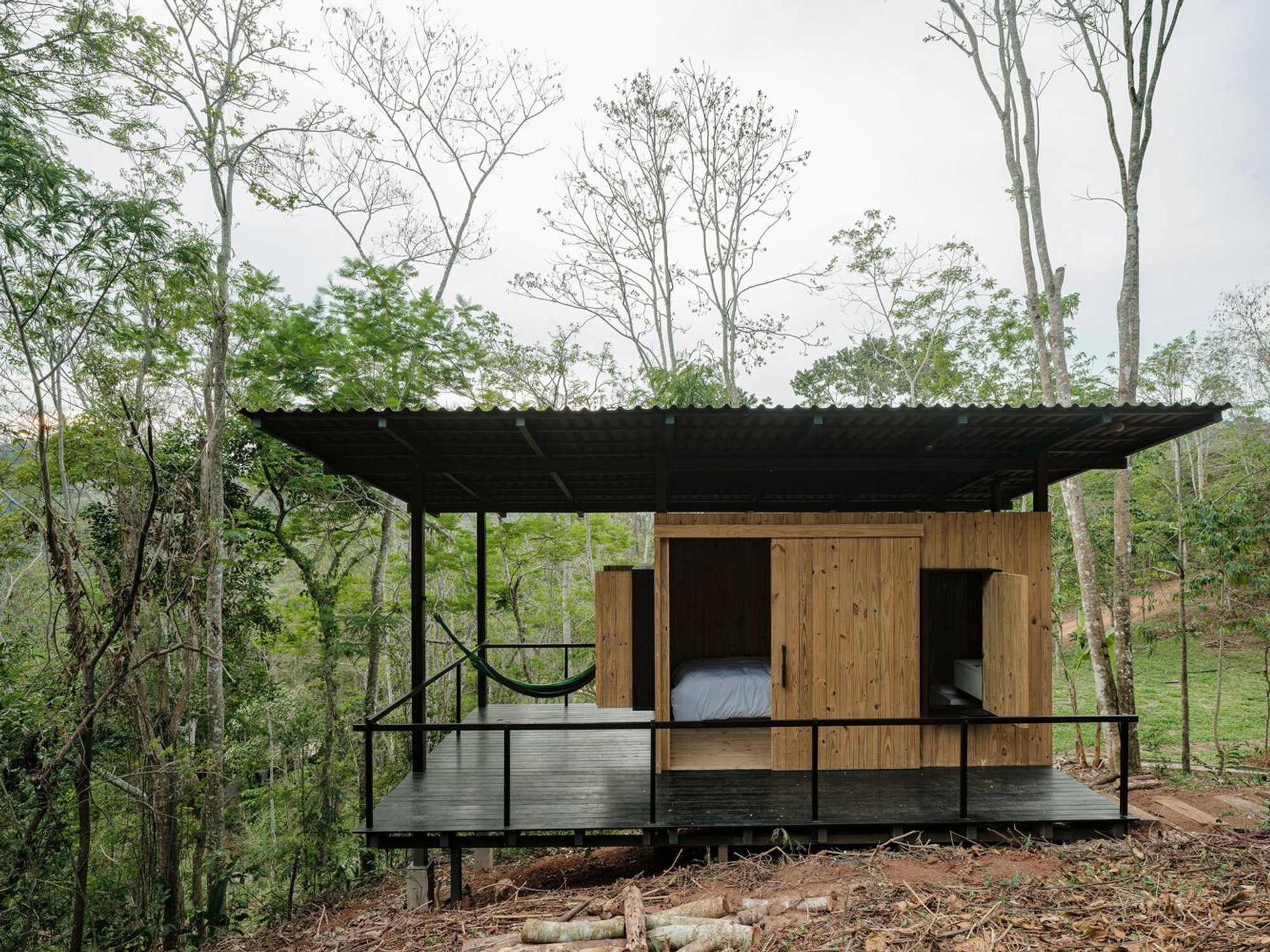 Zero Cabin: A Minimalist Retreat Rooted in Indigenous Wisdom and Sustainable Design