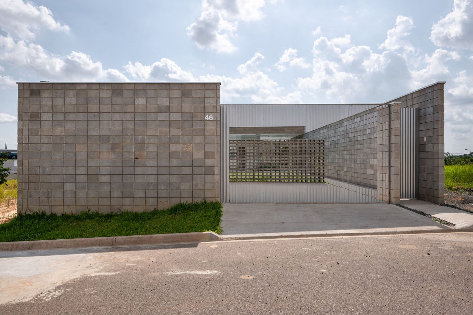 Nucleus House by LOZÍ: A Compact Experimental Residence in Tietê, Brazil