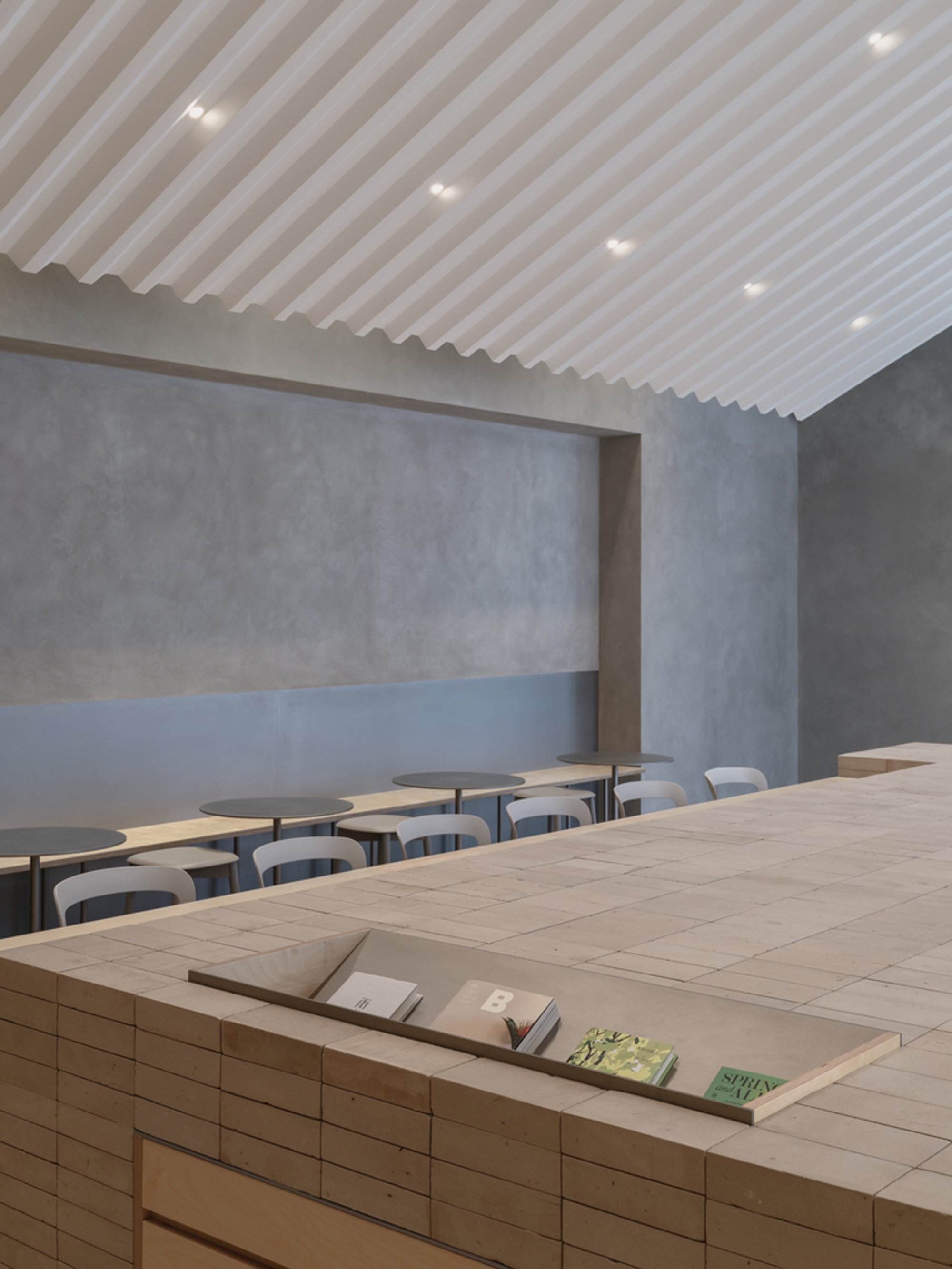 Blue Bottle Coffee Columbia Circle Café: Memory, Domesticity, and Urban Rituals in Shanghai