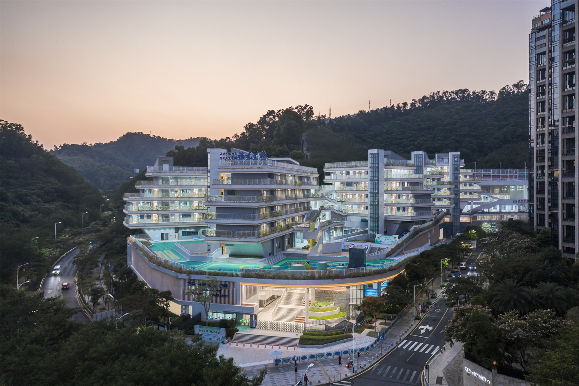 Shenzhen Futian Experimental Education Group Qiaoxiang School (North Campus) – Harmonizing Education with Nature