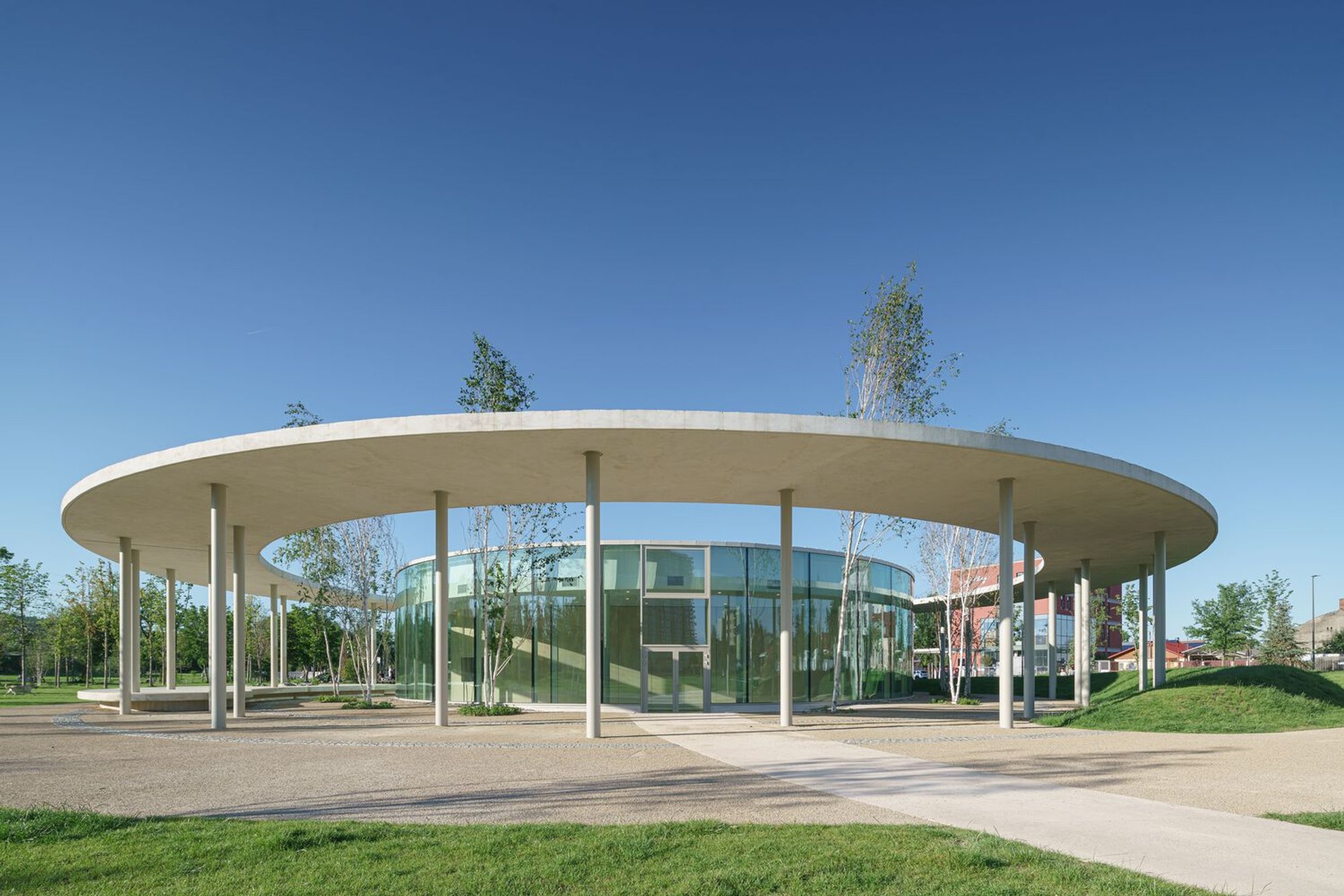 Community Pavilion by Vlad Sebastian Rusu + Studio 82 – Multifunctional Public Architecture in Cluj-Napoca