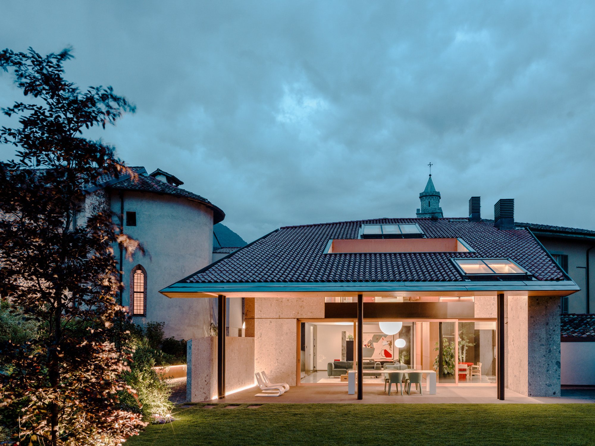 Acerbis House by BURATTI ARCHITETTI: Blending Historic Charm with Modern Villa Living in Albino, Italy