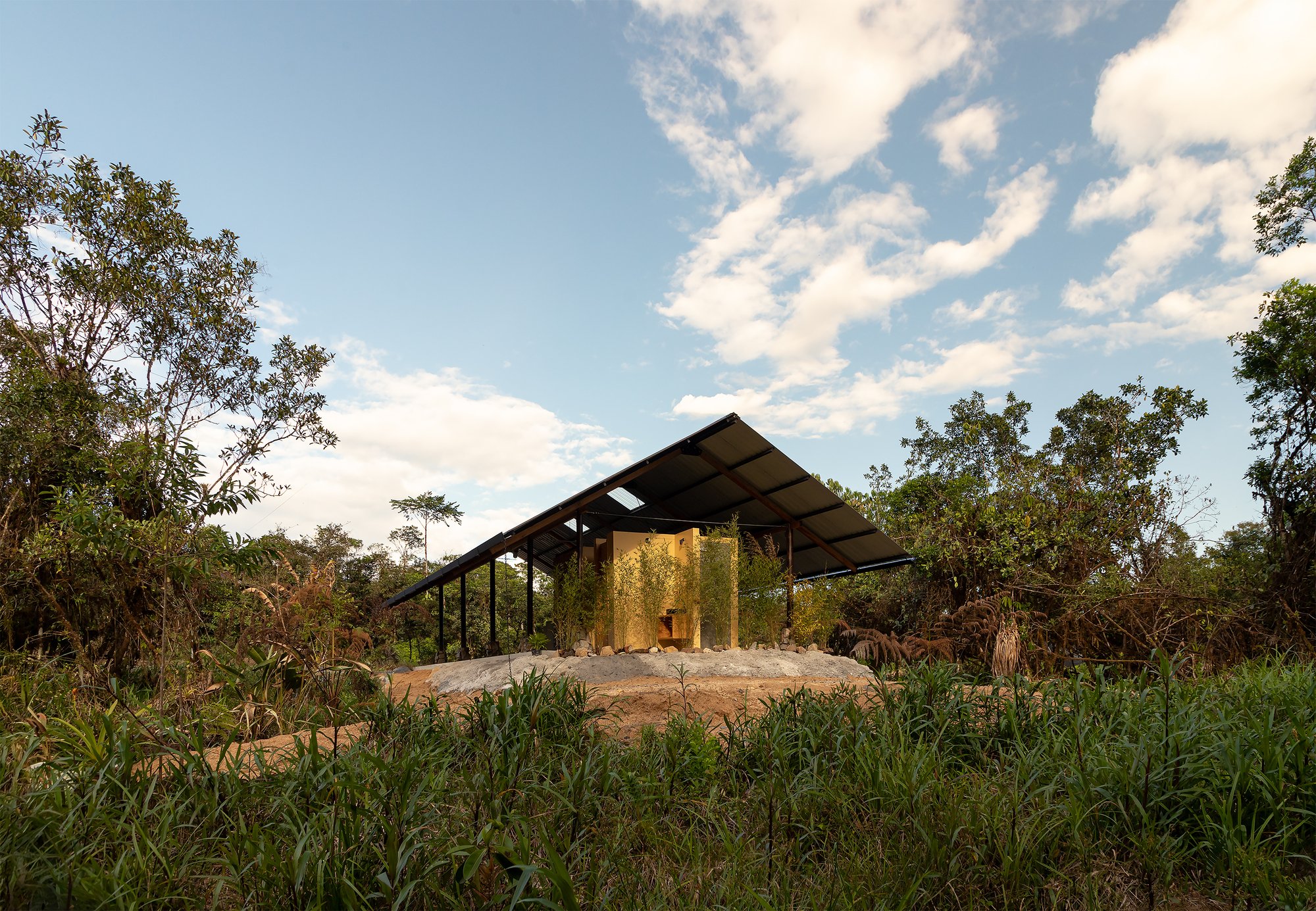 River Terrace by Mestizo Estudio Arquitectura – Sustainable Ecotourism Architecture in Puyo