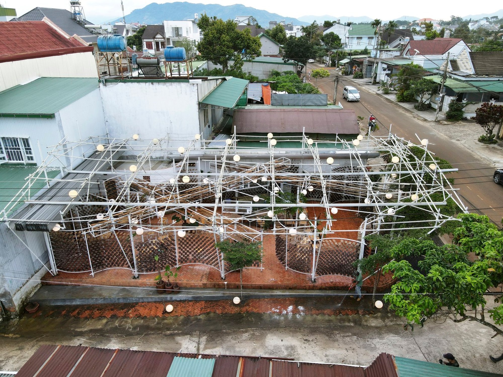 Pick Tea by The Bloom: A Flexible and Sustainable Tea Shop Design in Bảo Lộc, Vietnam