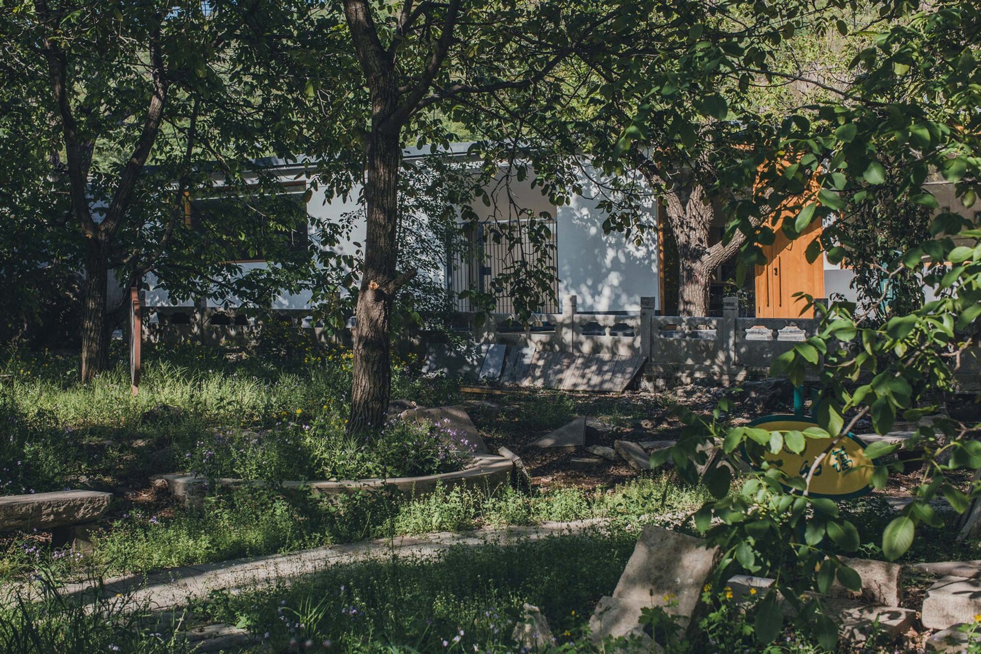 Tom and Jerry Hostel by DL Atelier: A Playful Rural Retreat Near the Great Wall