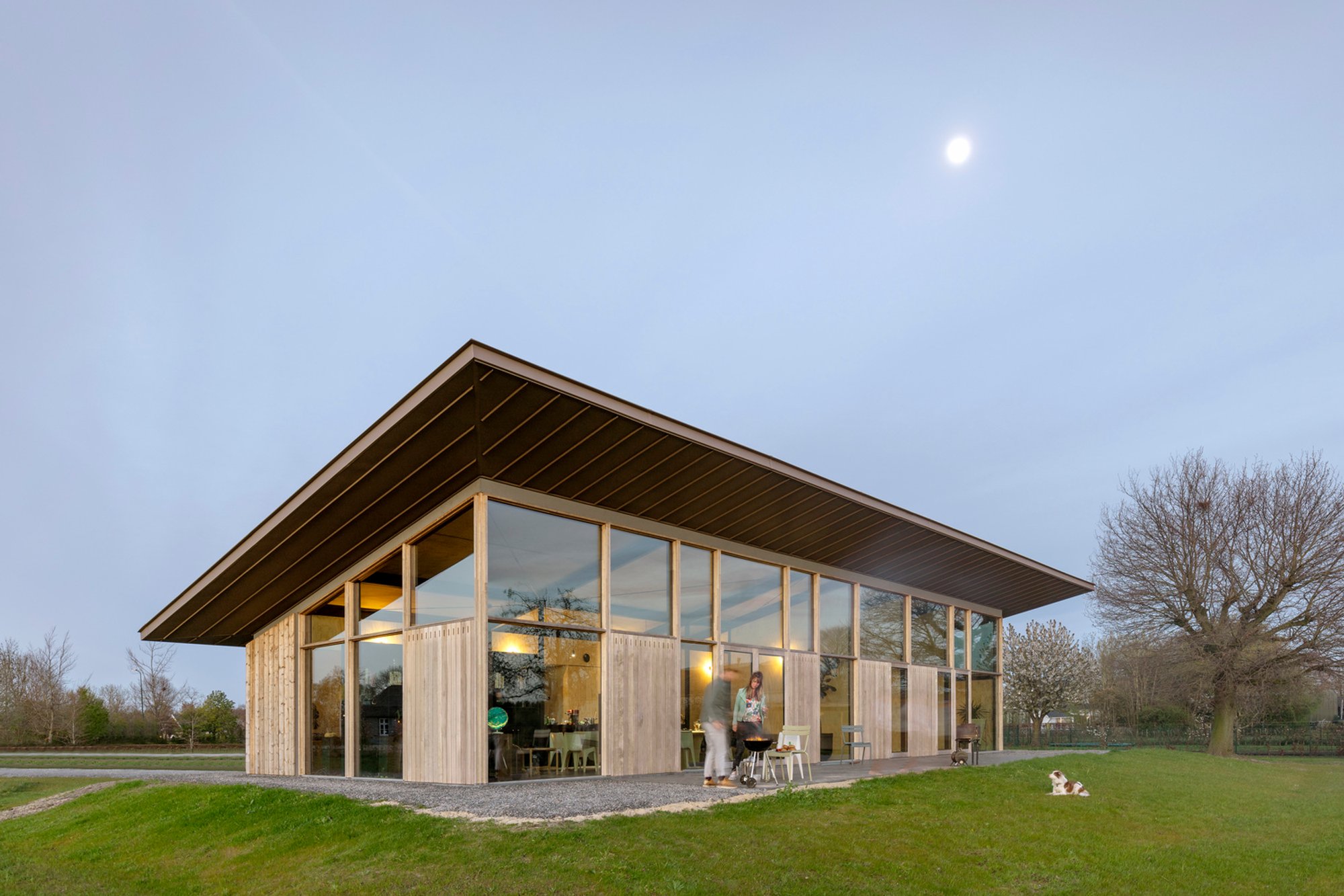 Villa V by RHAW Architecture: Timeless Minimalist Design in Sint-Oedenrode
