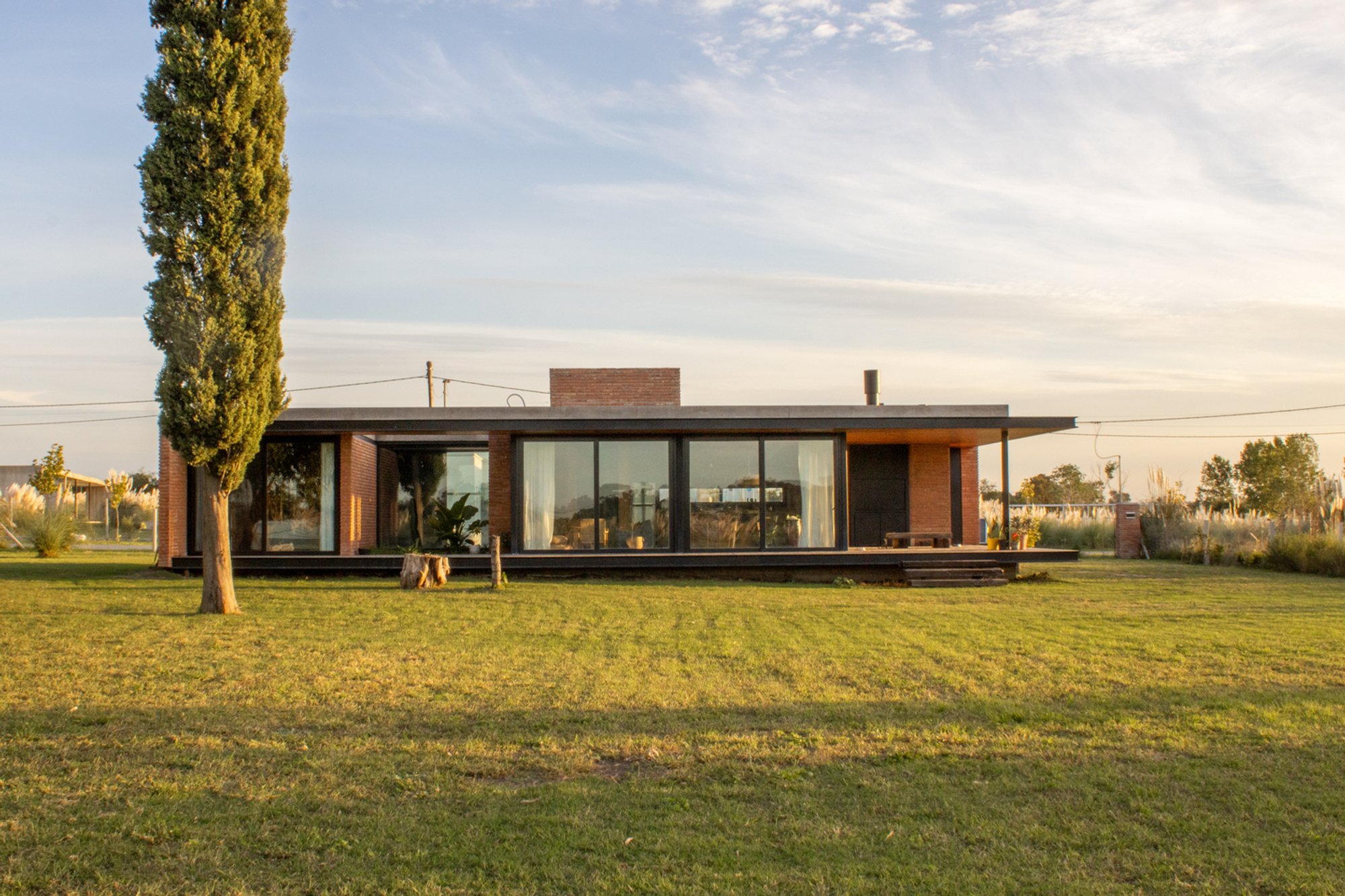 Antonio House by Simón Albina and Tomás Rossini: Modern Residential Architecture in City Bell, Argentina