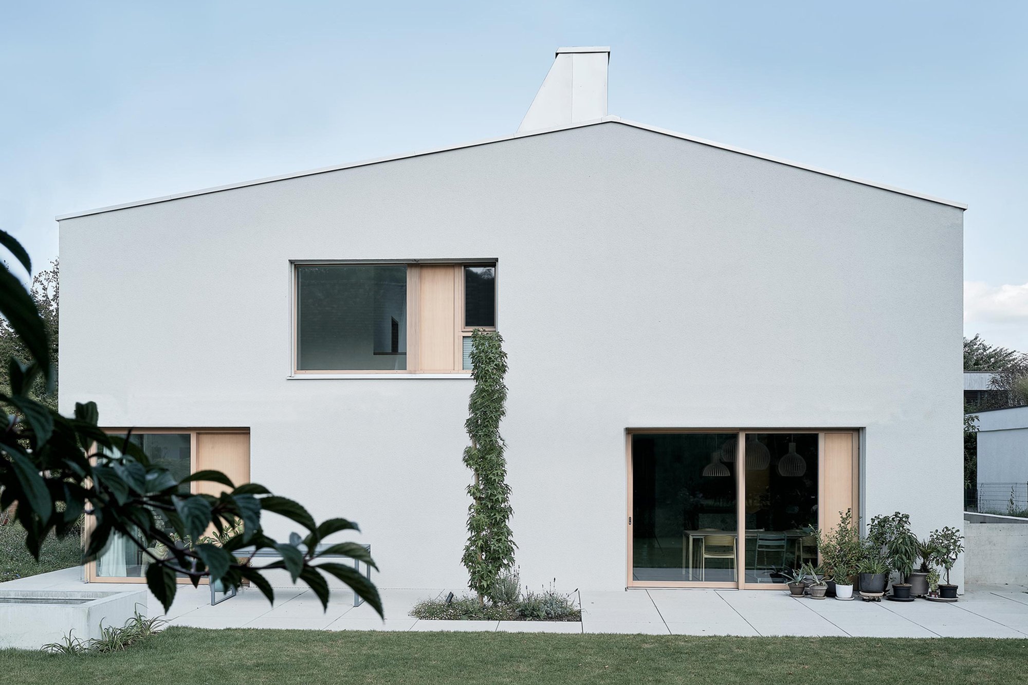 Villa Meisenweg by Urben Seyboth Architekten: Sustainable Family Residence in Switzerland