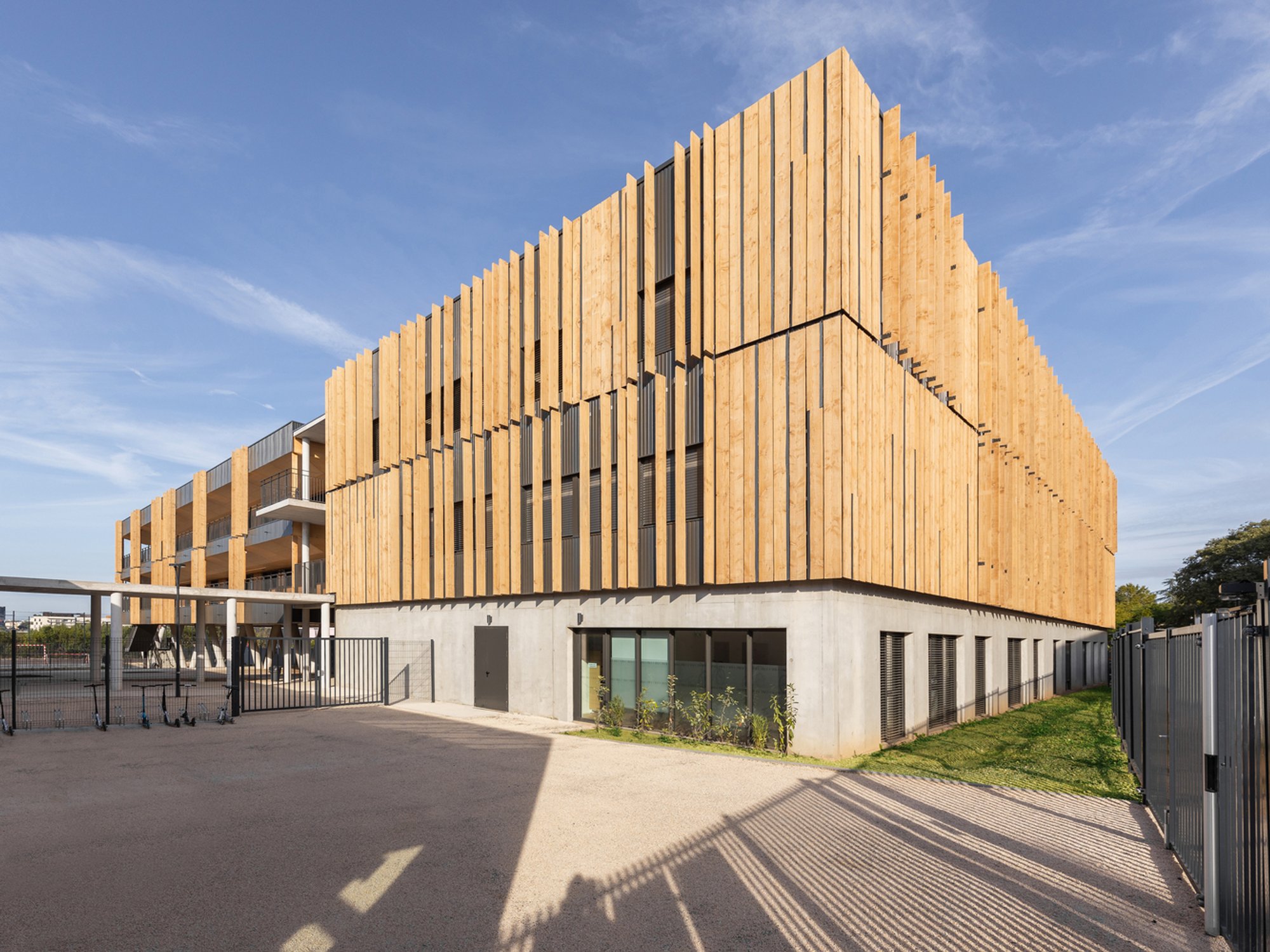 Port Marianne Secondary School by Ateliers A+: A Benchmark in Sustainable Educational Architecture