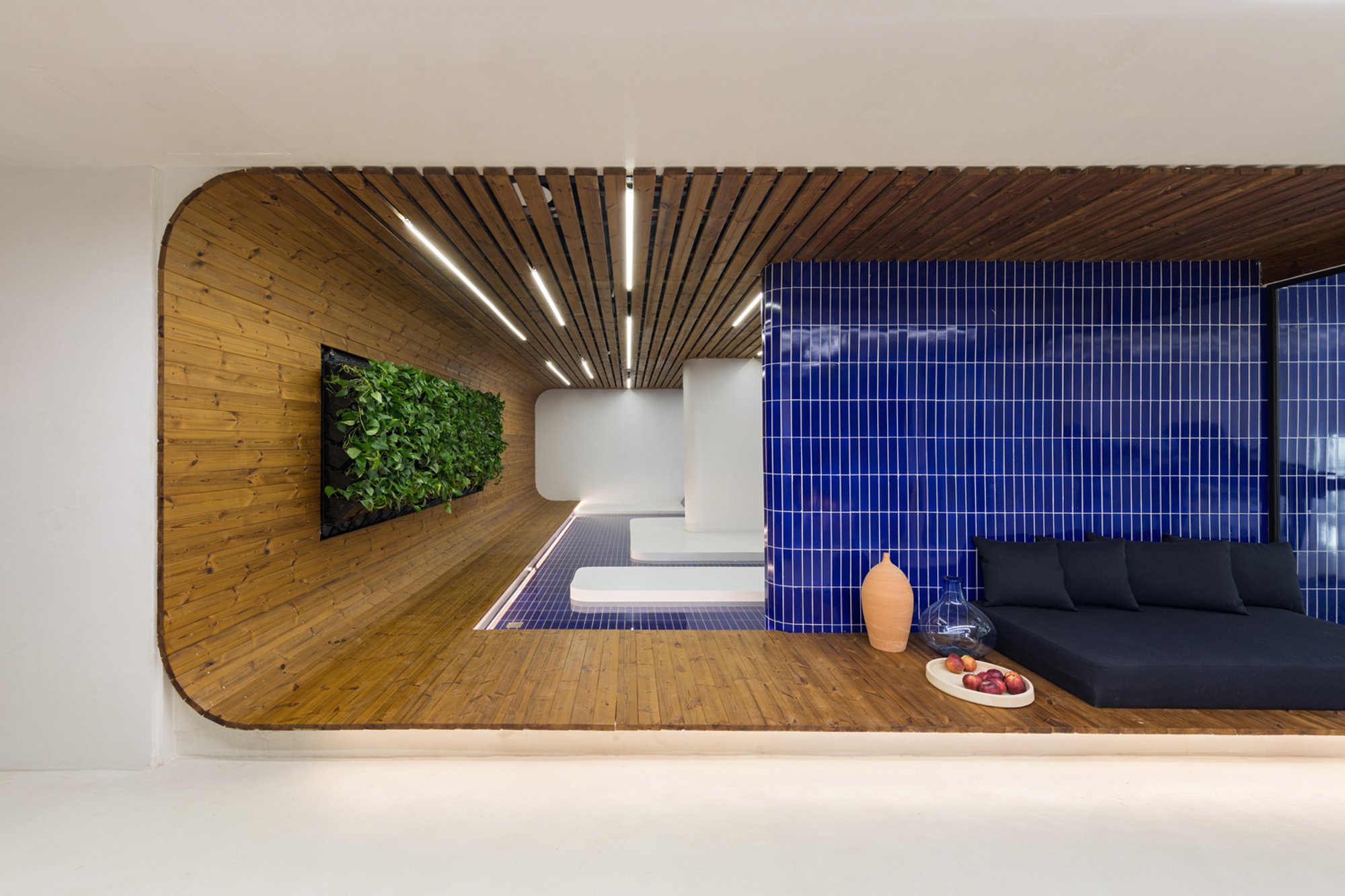 The Blue Line Apartment: A Modern Residential Retreat in Bandar-e Mahshahr