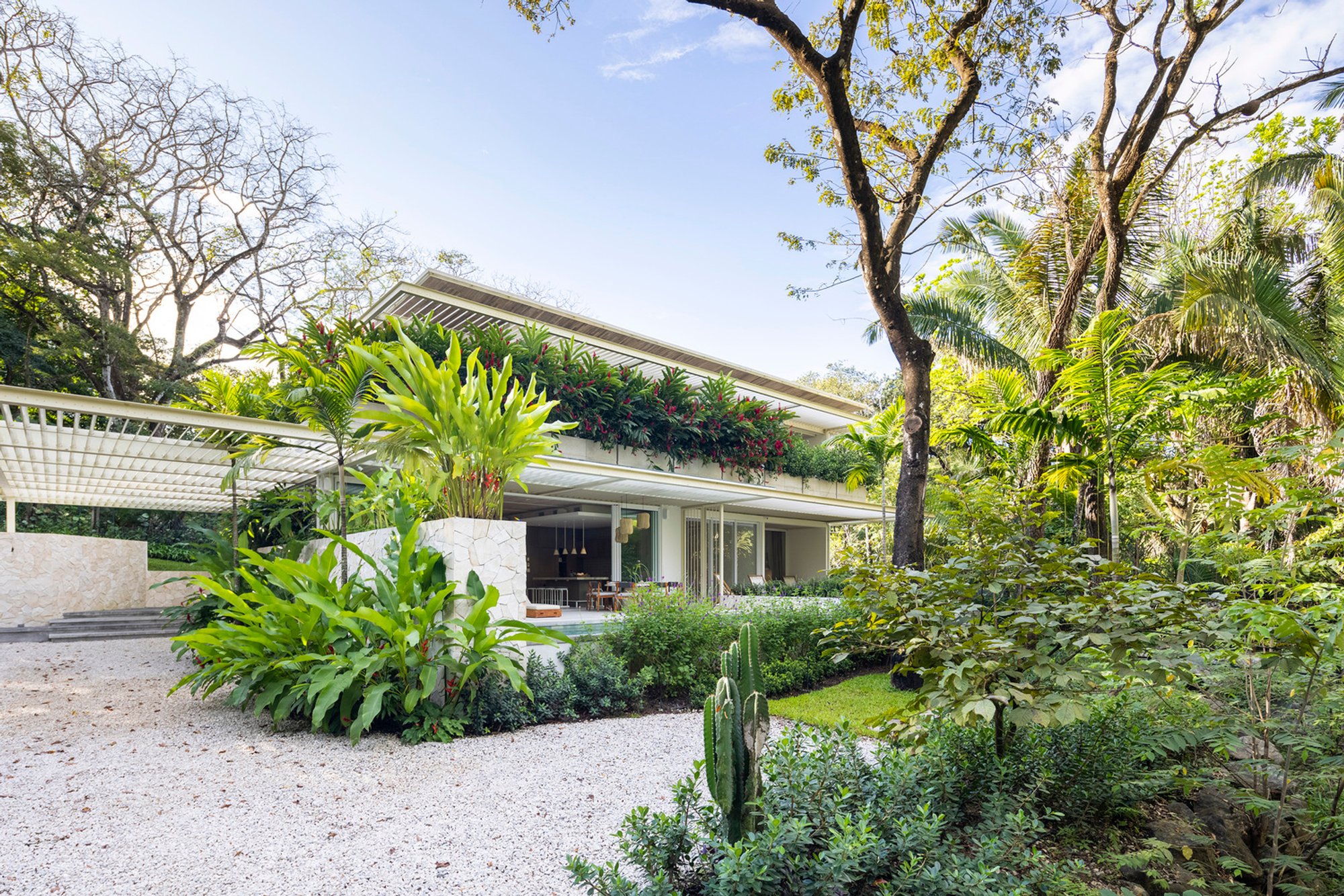Casa Azucar by Studio Saxe: Contemporary Tropical Oasis in Nosara, Costa Rica