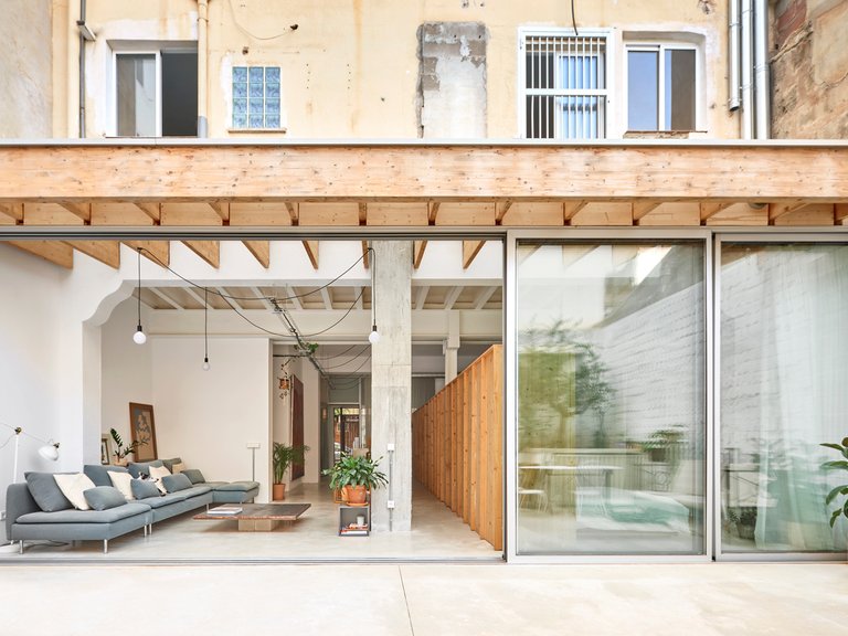 NZ10 Apartment by auba studio: Adaptive Reuse in Palma de Mallorca