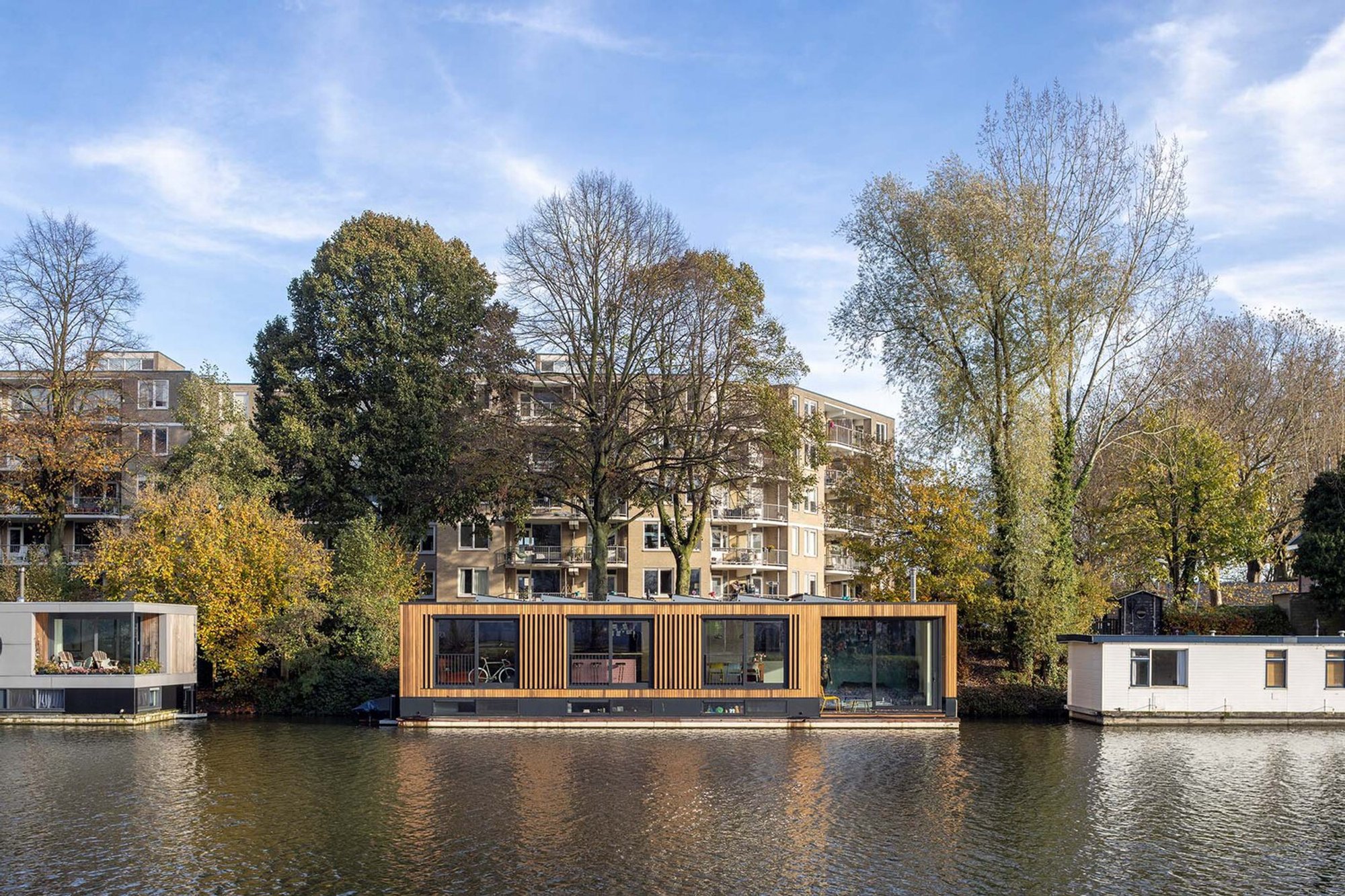 Contemporary Houseboat Living in Utrecht by EVA architecten