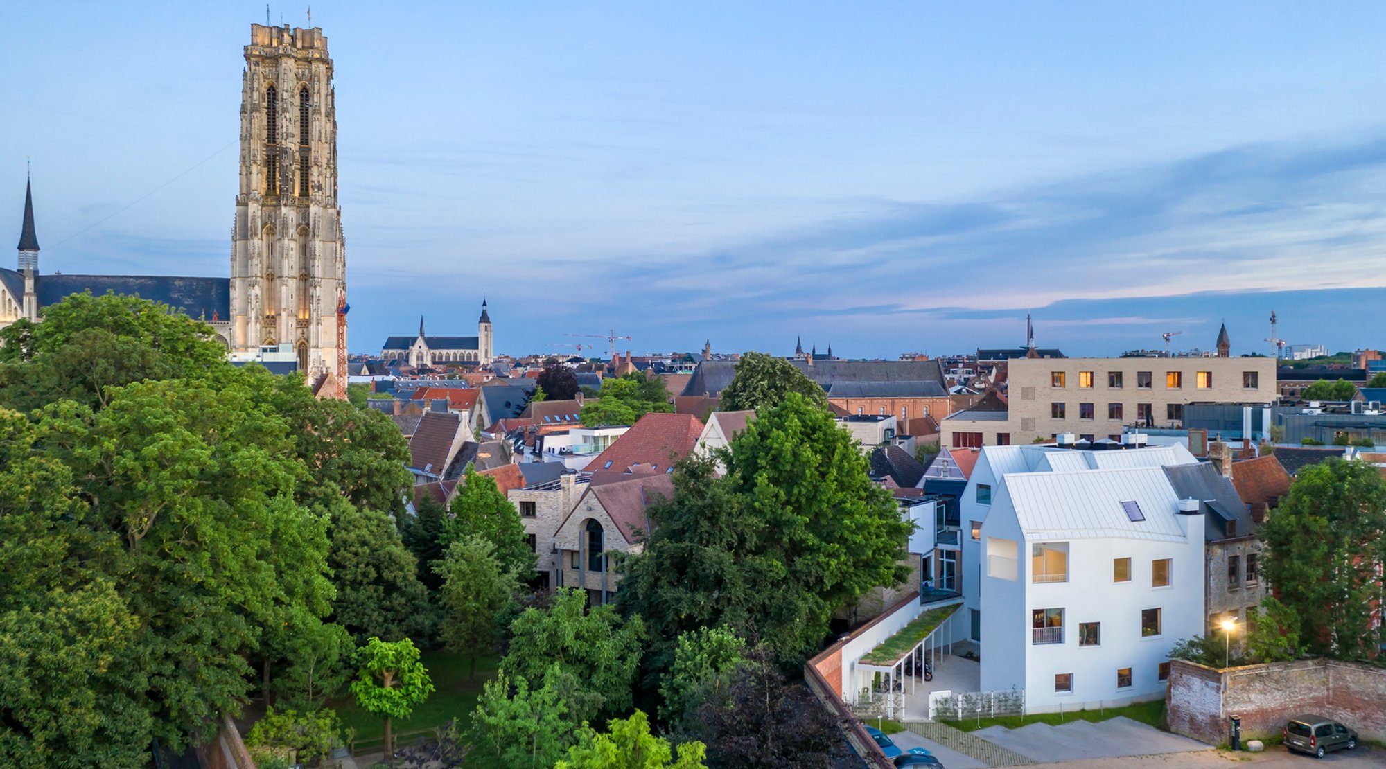 Contemporary Architecture Redefined: Sustainable Design, Spatial Efficiency, and Contextual Innovation