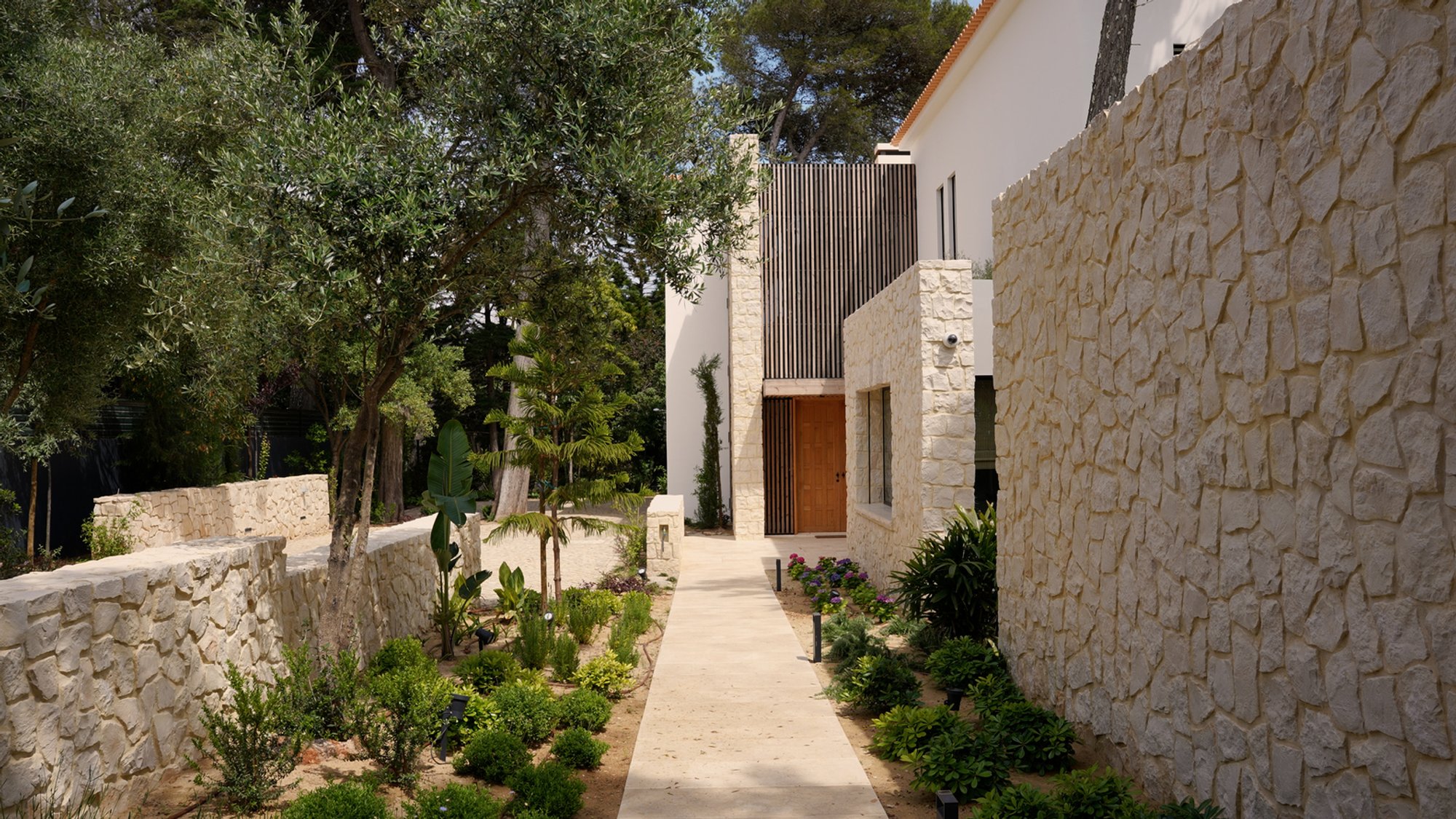 Opening Up: Exploring Lisbon’s Light Through a Minimalist Villa in Cascais