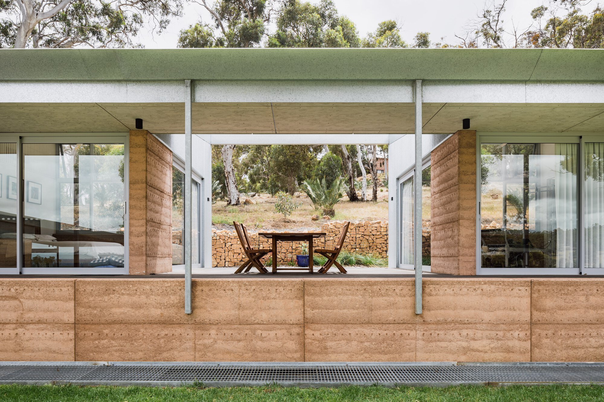 Rapid Close House: A V-Shaped Off-Grid Home Rooted in Landscape and Passive Living