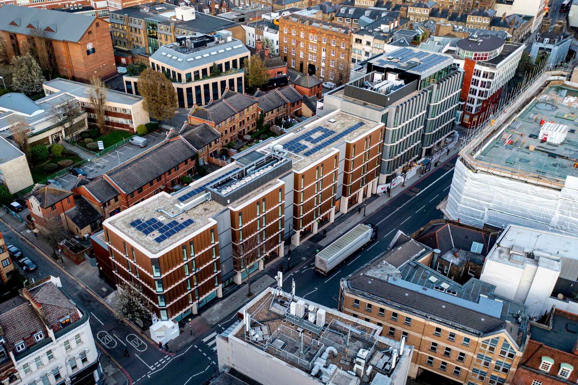 68-86 Farringdon Road Building by Sheppard Robson: Transforming Mixed-Use Architecture in London
