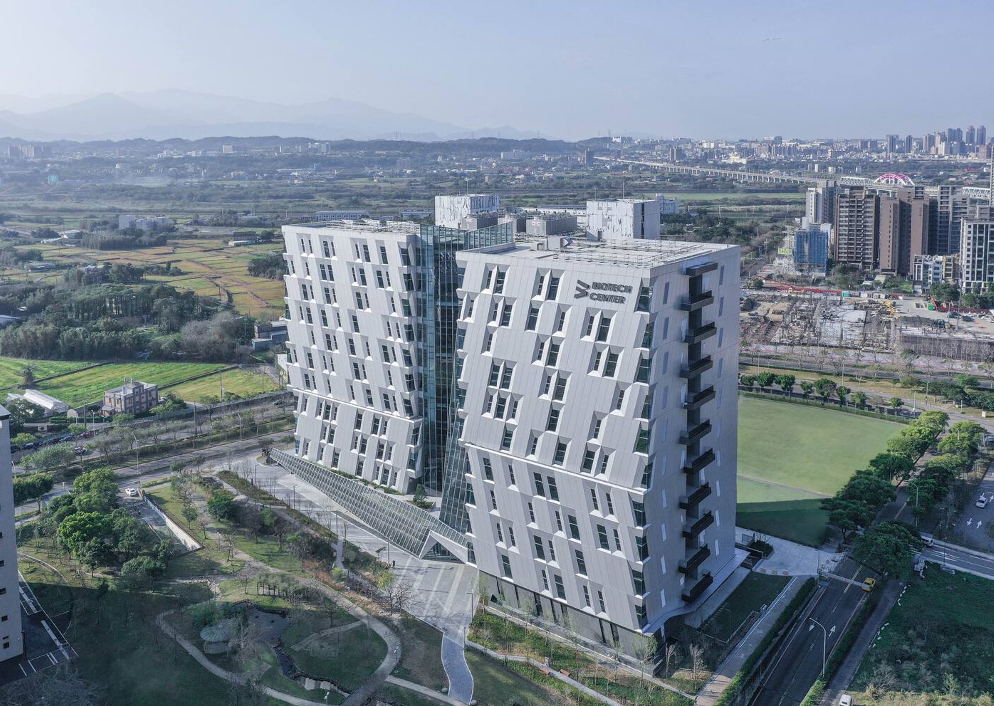 Hsinchu Biotechnology Research and Incubation Center Phase III by JJP Architects & Planners