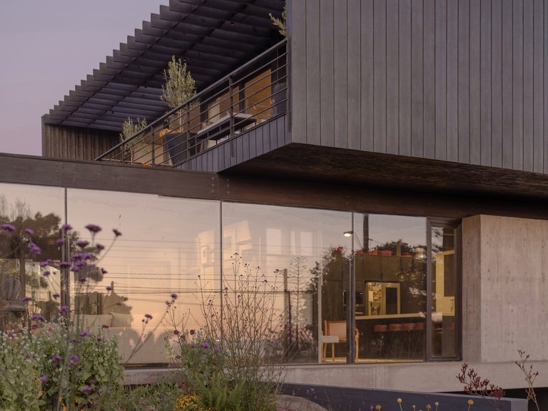 House CO Stacks Timber Volumes on Chile's Coast