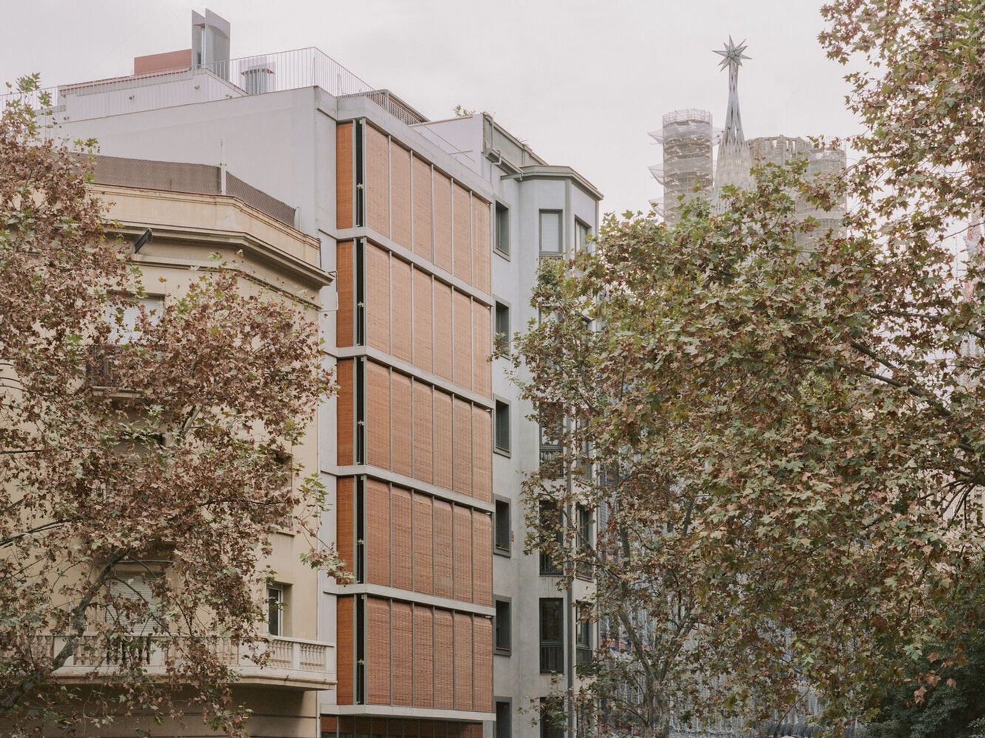 SARDENYA 356 Apartments by Atienza Maure Arquitectos: Modern Mediterranean Living in Barcelona