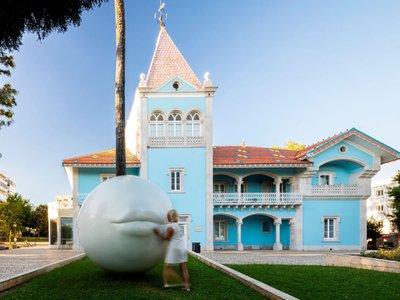 Play Body Exhibition by Os Espacialistas: A Sculptural Journey into the Feminine Form