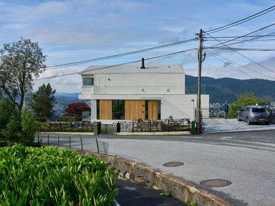 Villa Refsnes by Saunders Architecture: A Contemporary Hillside Home Framing Bergen’s Landscape