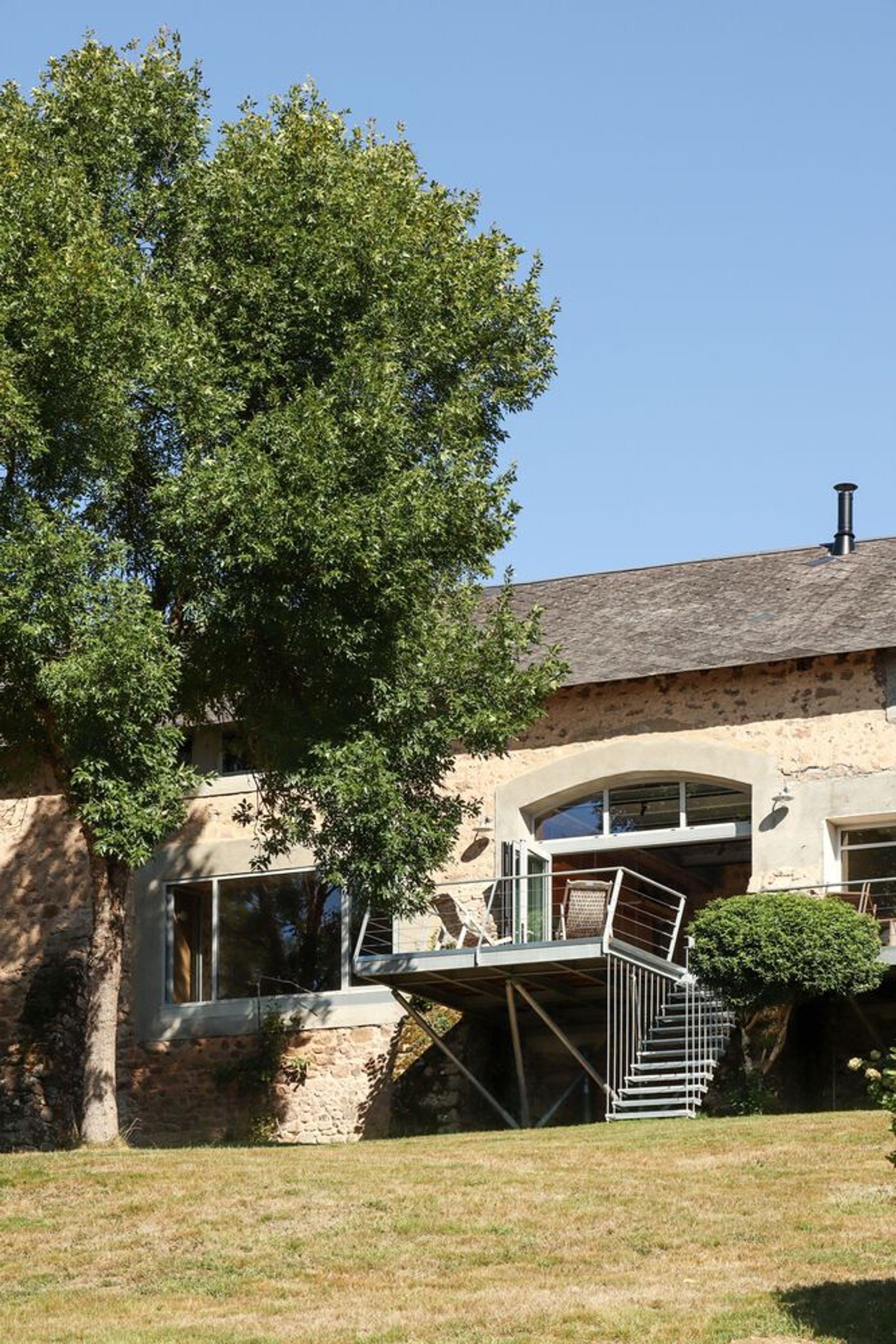 Maison Saint Leger: Harmonizing Heritage and Contemporary Design in Morvan, France
