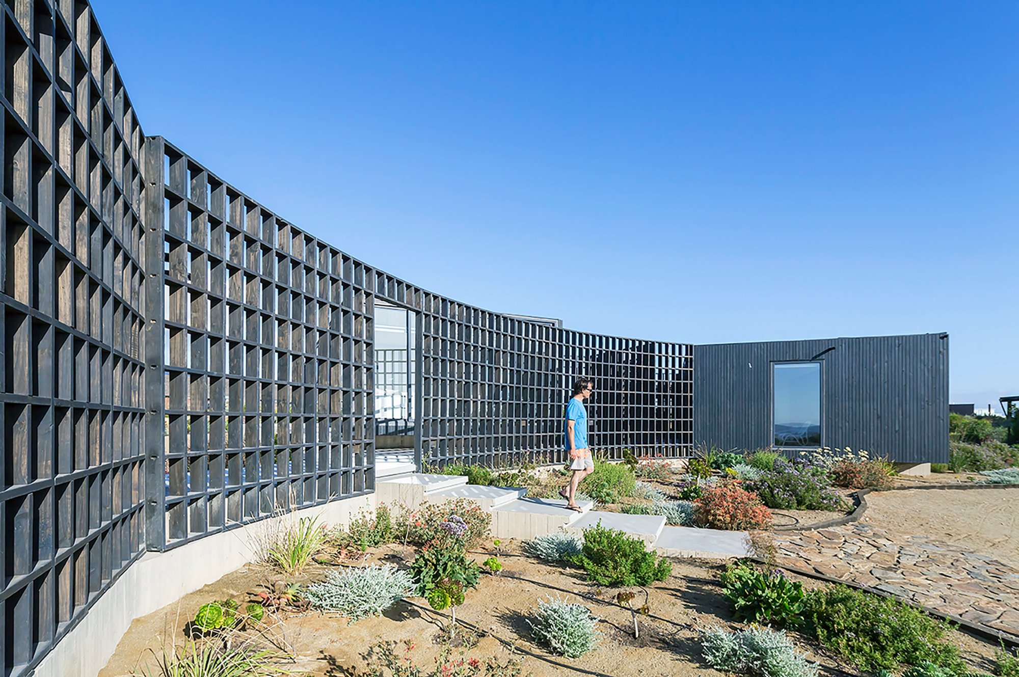 House of Circles by LAND Arquitectos: A Circular Dialogue Between Architecture, Landscape, and Family Living